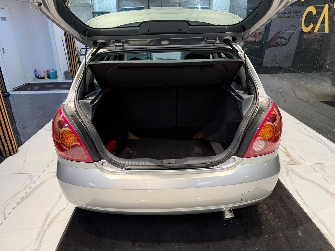 Nissan Almera 2004, bild 5/10