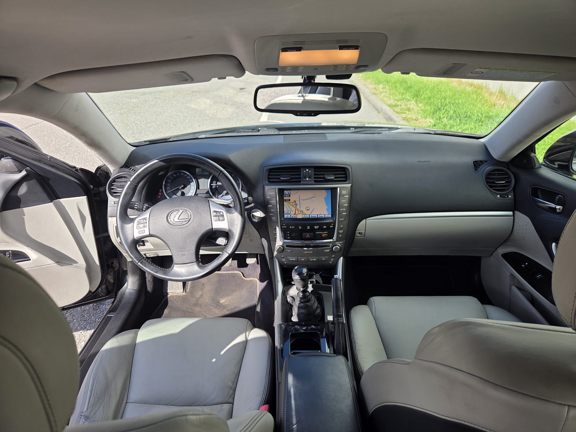 Lexus IS 200d 2.2 Manuell 2012, bild 3/6