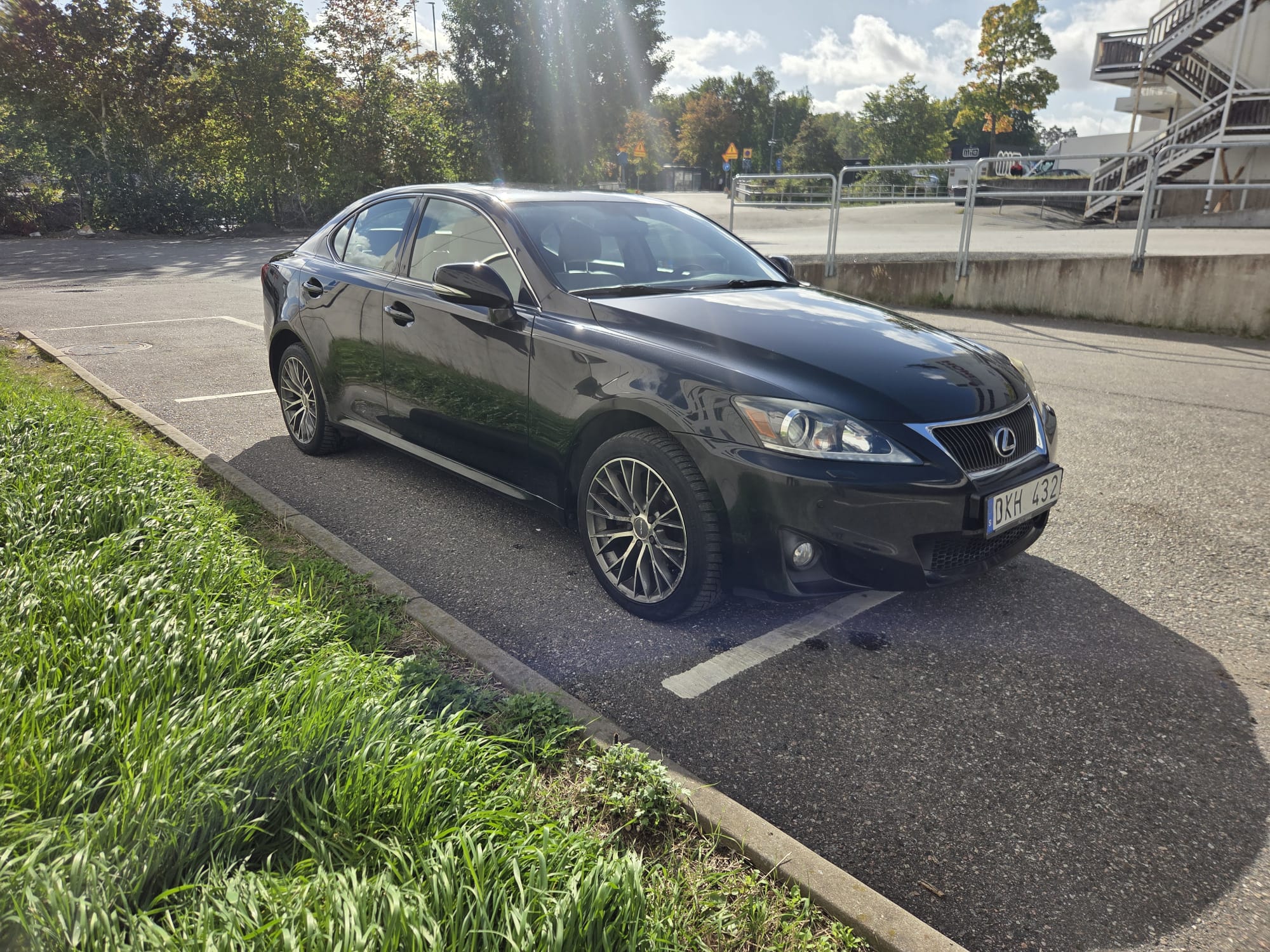 Lexus IS 200d 2.2 Manuell 2012, bild 4/6
