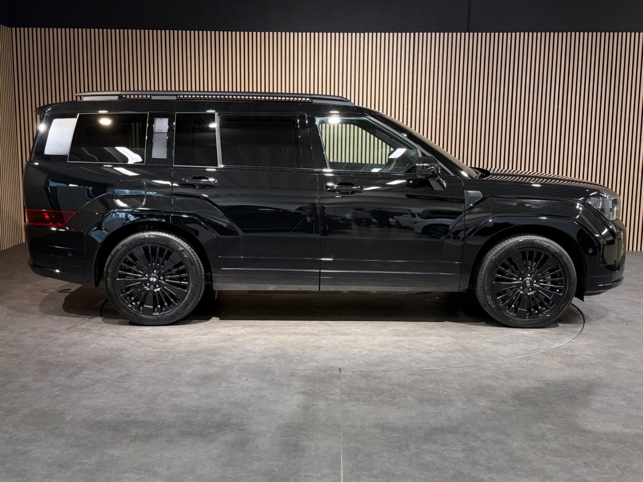 Hyundai Santa Fe 2025, photo 2/10
