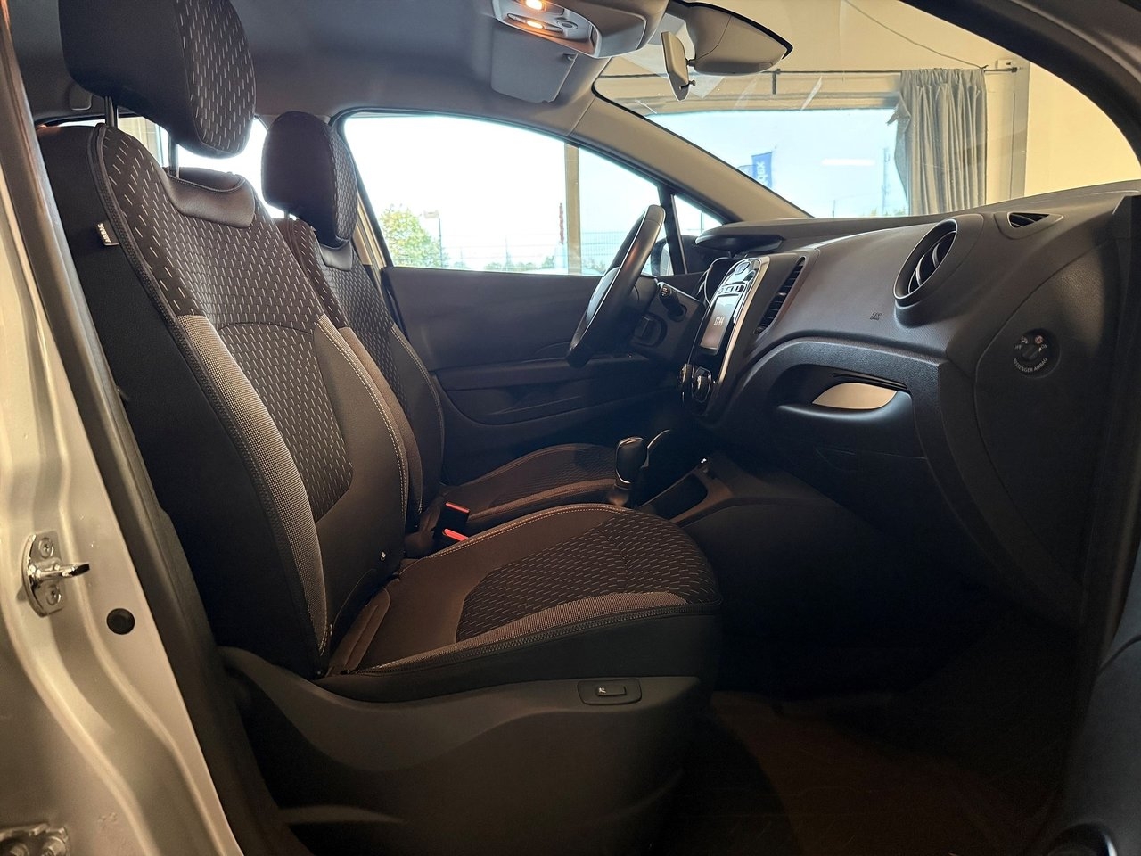 Renault Captur 2017, bild 5/10