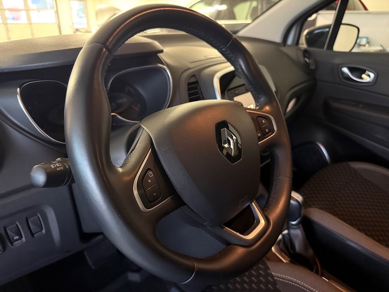 Renault Captur 2017, bild 3/10