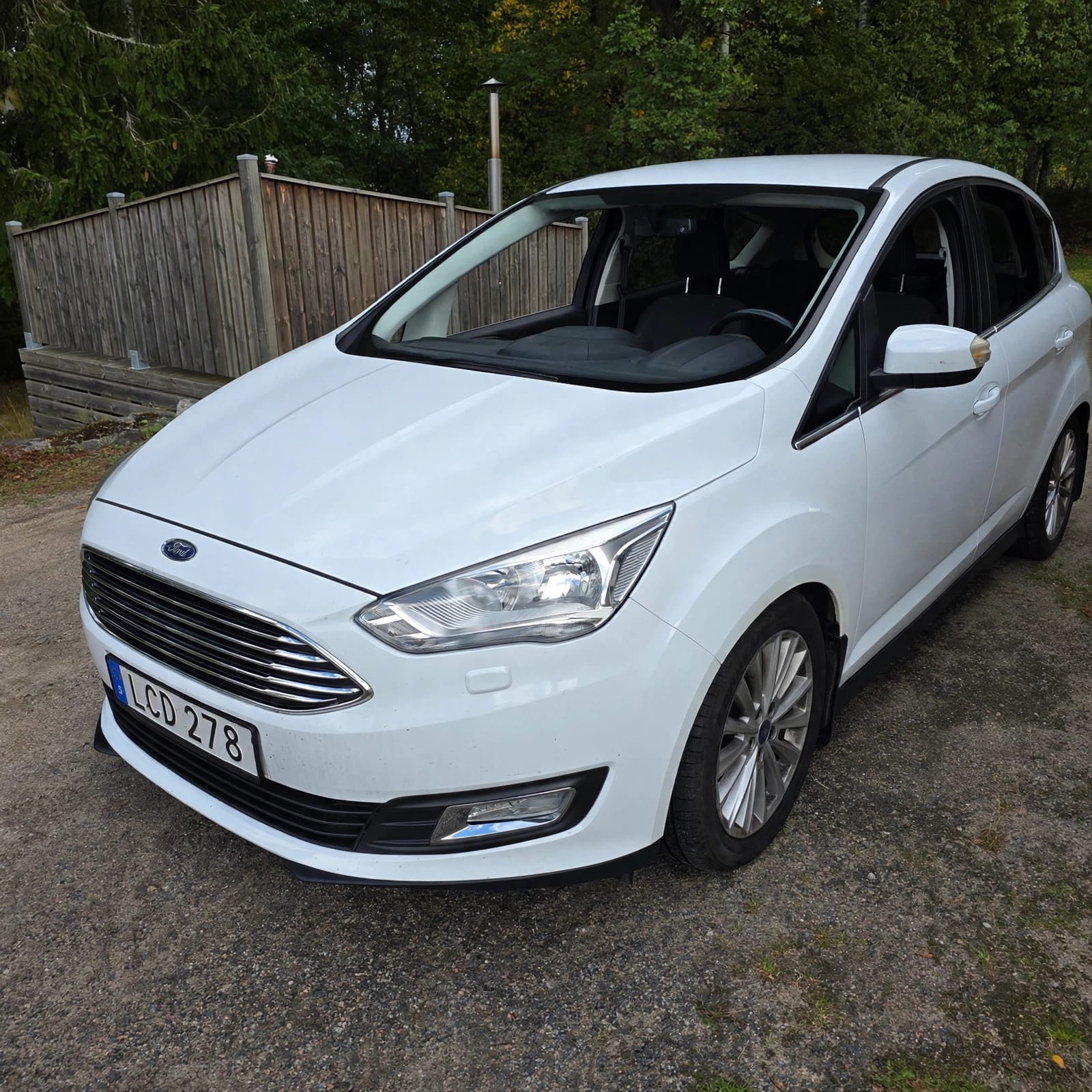 Ford C-Max 2.0 TDCi Powershift 2016, bild 2/10