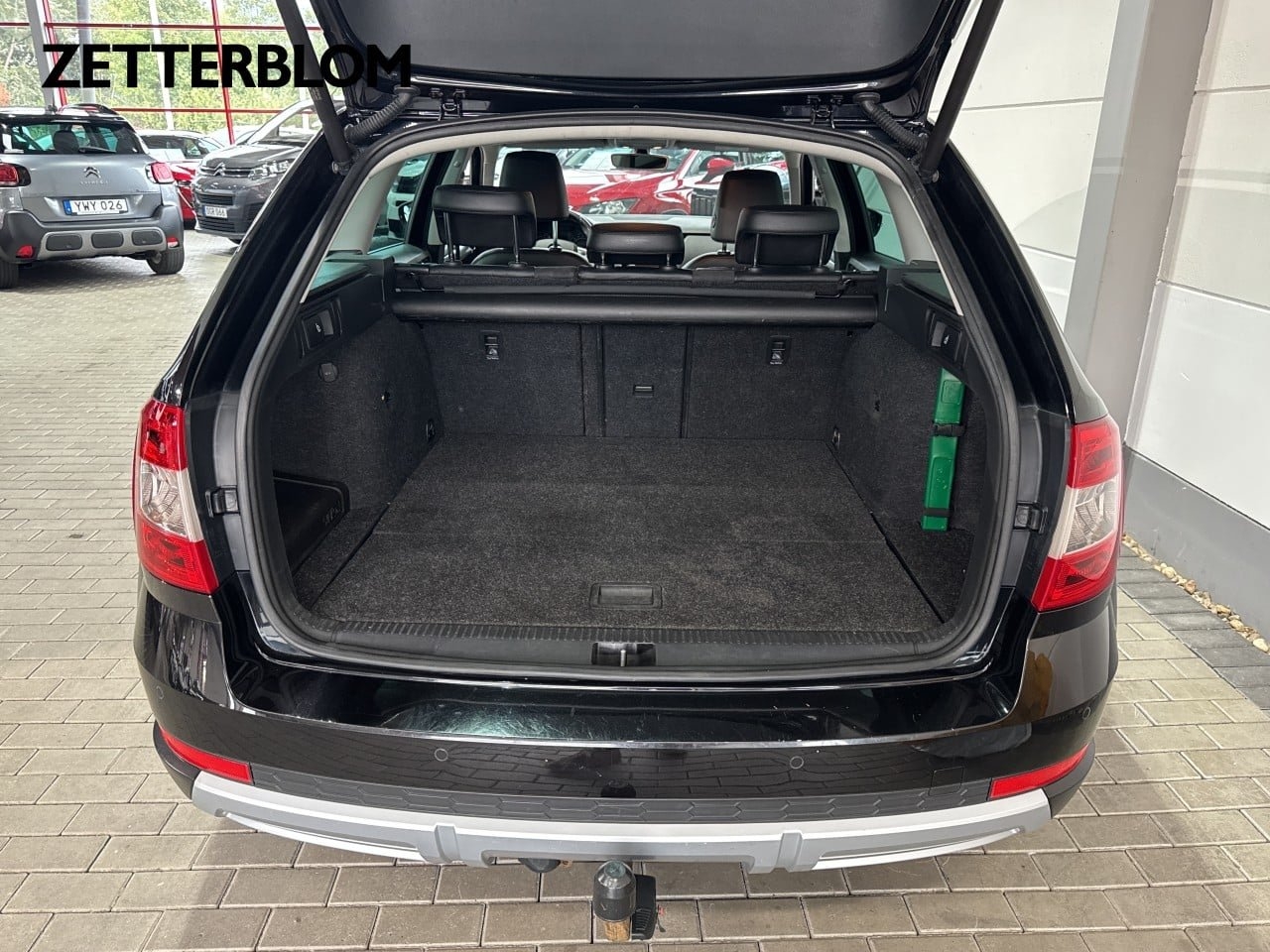 Skoda Octavia Scout DSG 4x4 2,0 184hk 2016, bild 6/10