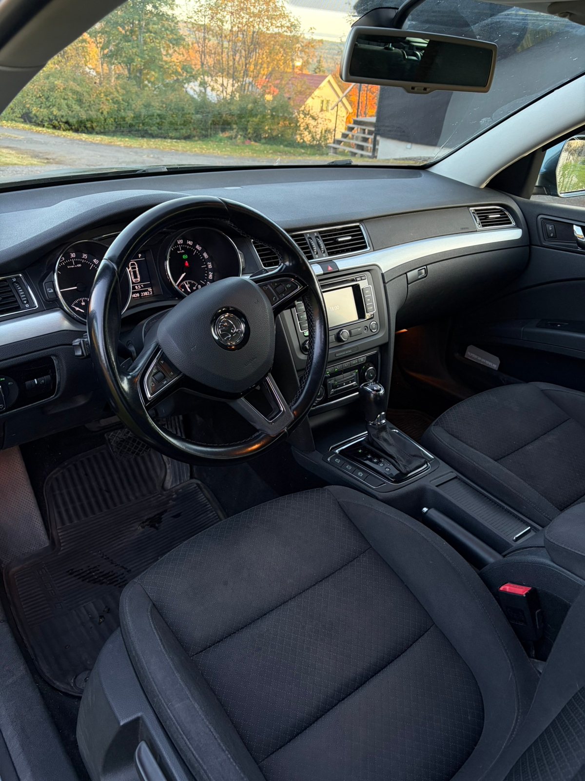 Skoda Superb 2015, kuva 5/10