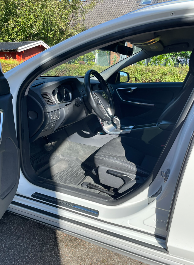 Volvo V60 Cross Country D3 Geartronic 2018, kuva 4/6