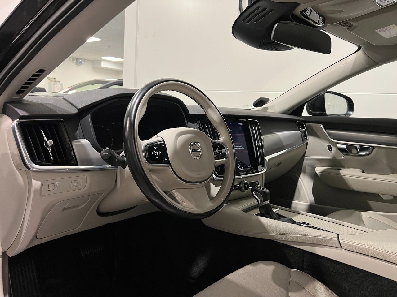 Volvo V90 2017, photo 6/10