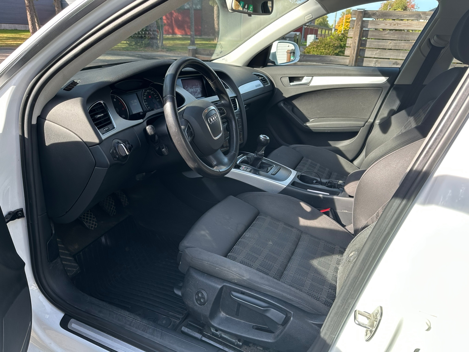 Audi A4 Avant 2.0 TFSI Quattro Manuell 2012, bild 4/8