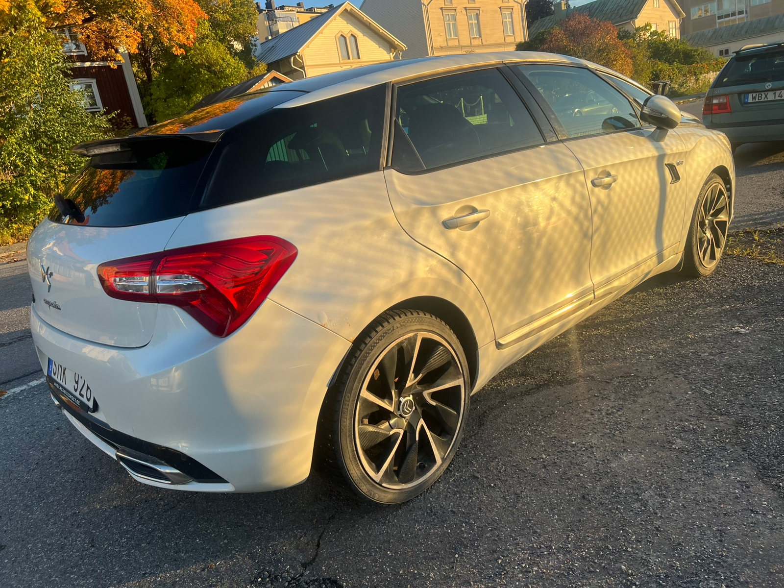 Citroen DS5 2.0 Hybrid4 Airdream AWD EGS 2012, bild 3/6