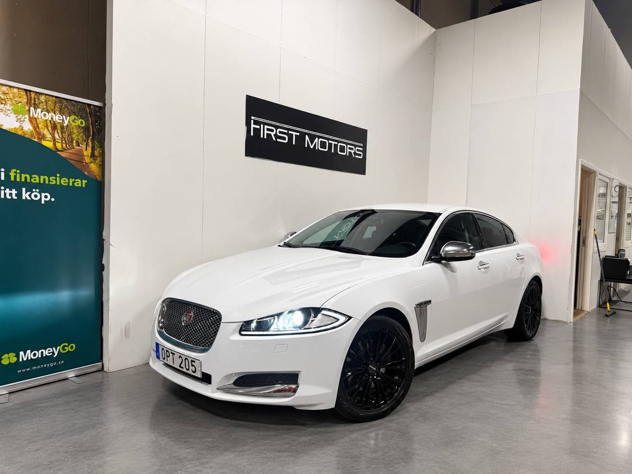 Jaguar XF
