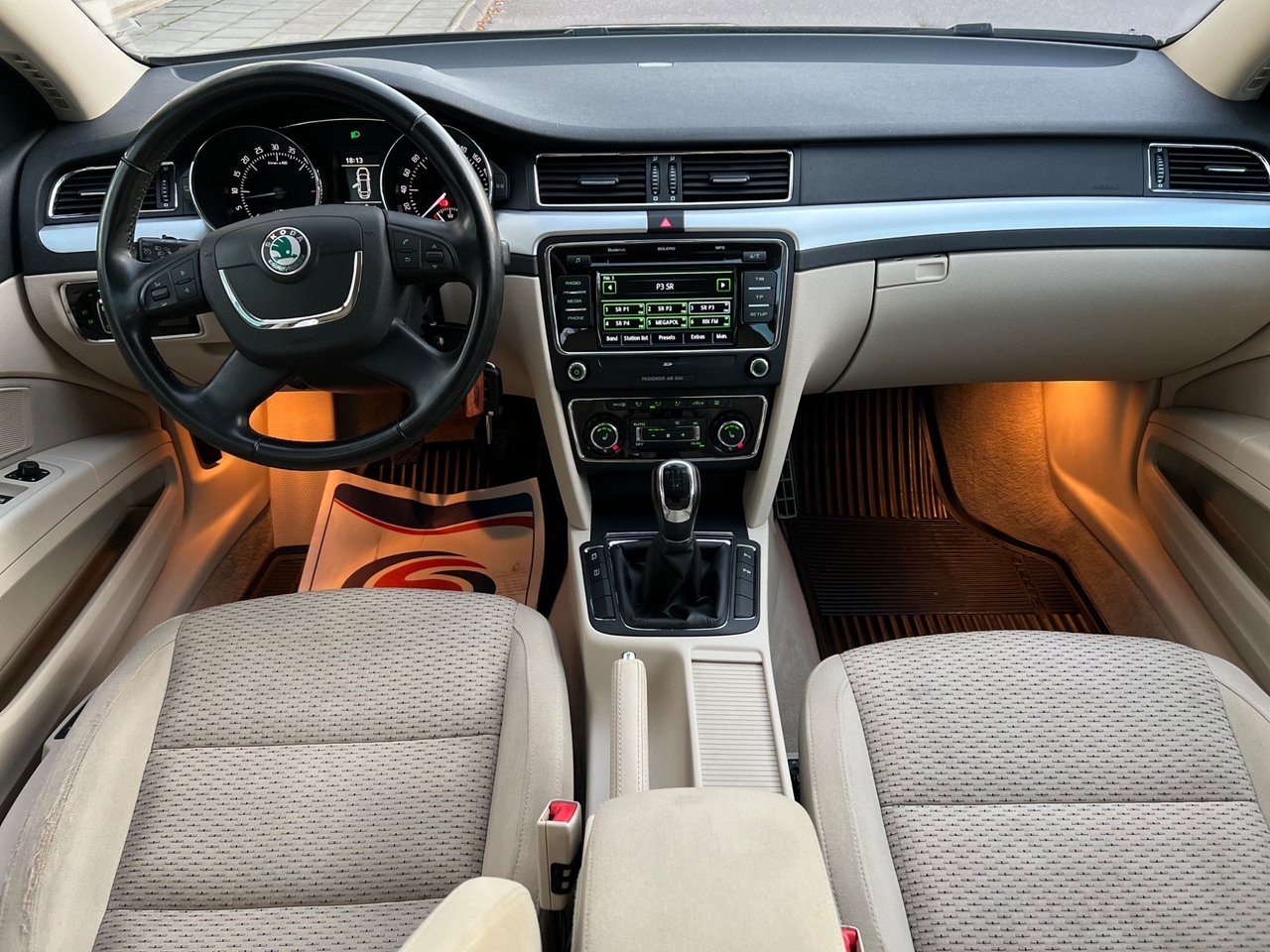 Skoda Superb 2011, bild 7/10