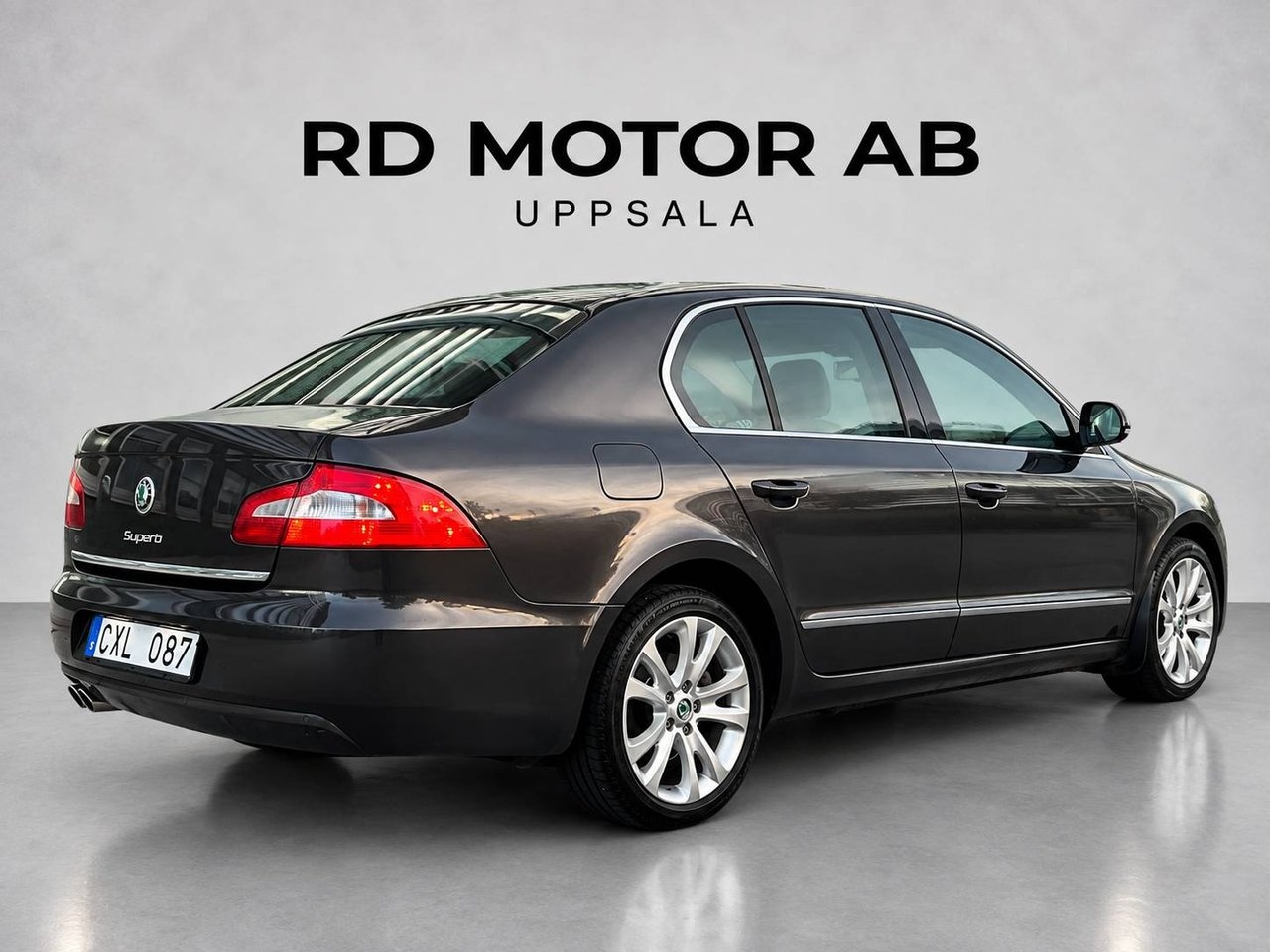 Skoda Superb 2011, bild 4/10