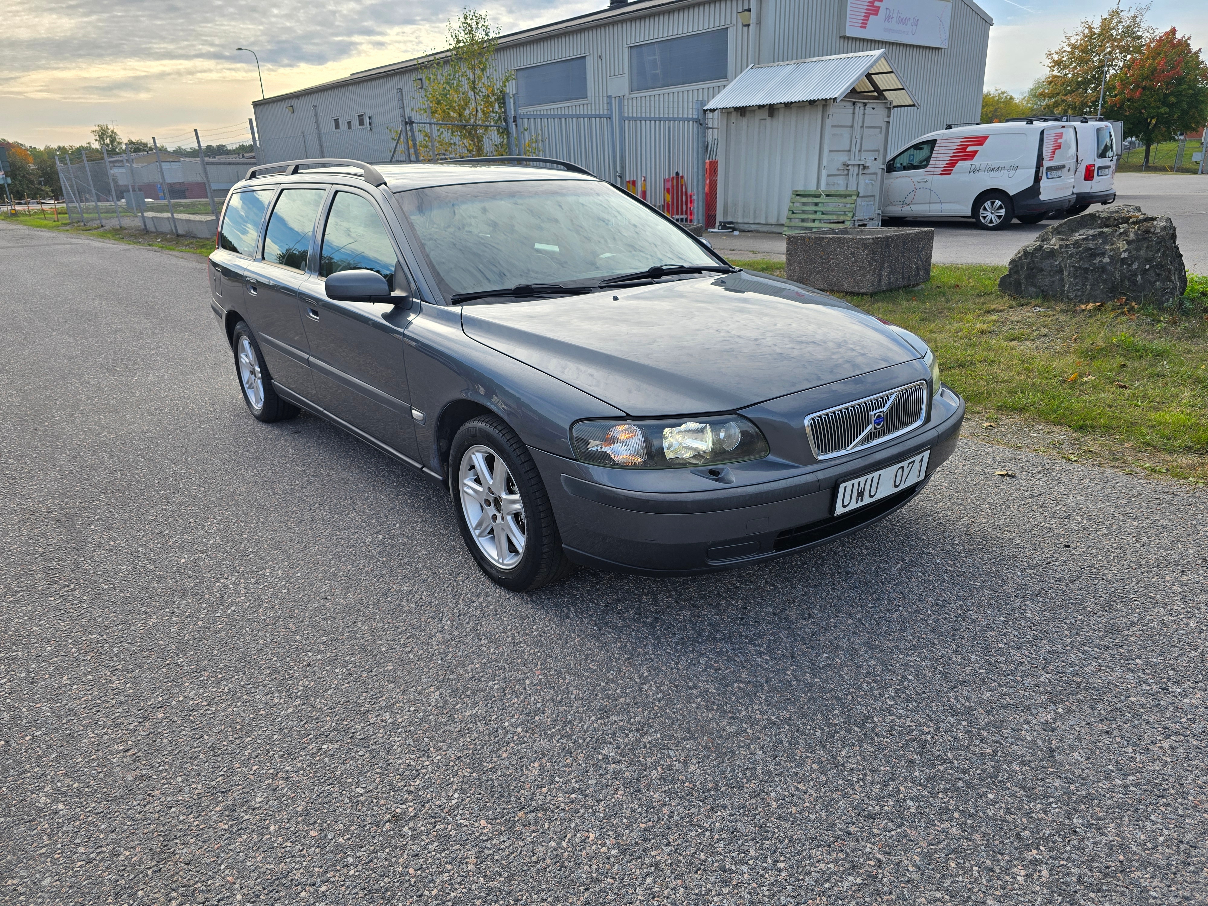Volvo V70 2.4 Manuell 2004, bild 2/7