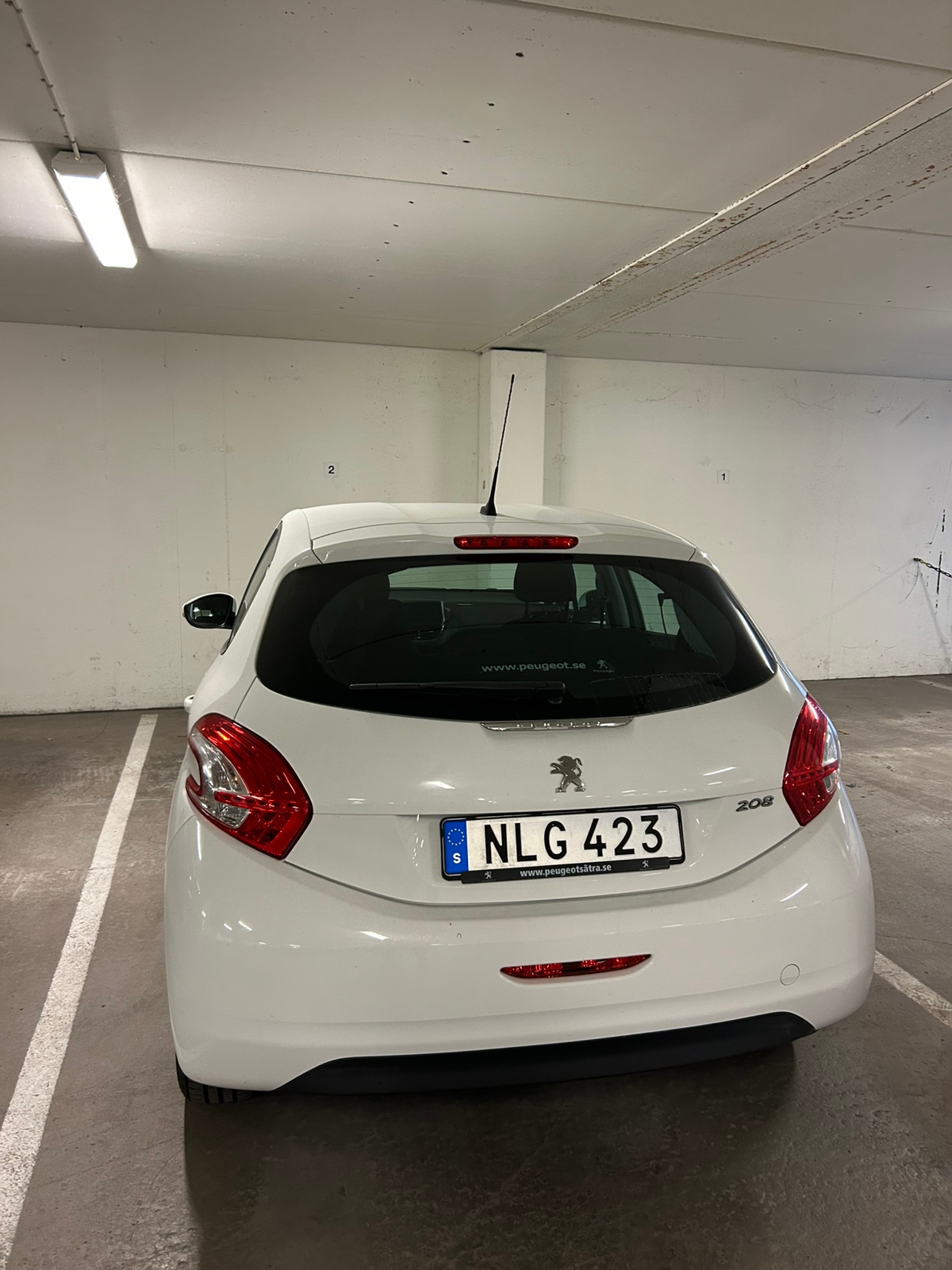 Peugeot 208 5-dörrar 1.2 VTi 82 Manuell 2014, bild 2/5