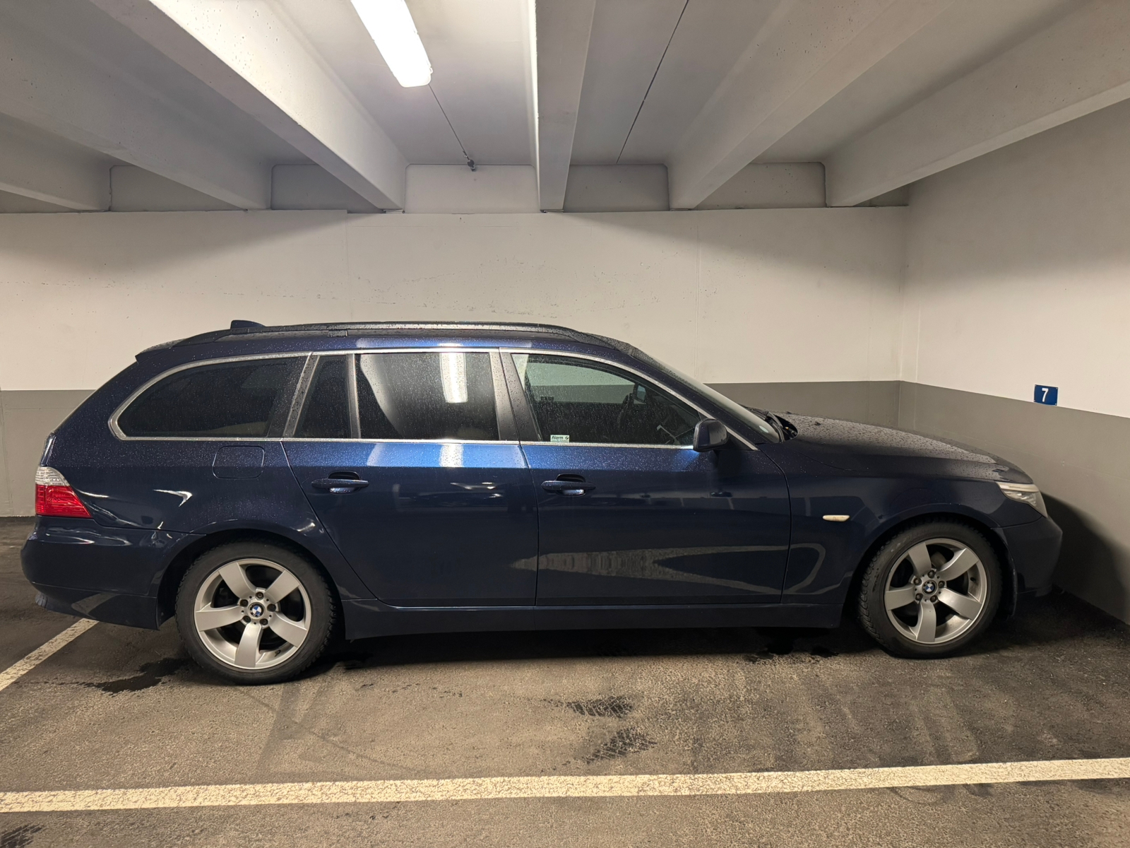 BMW 523