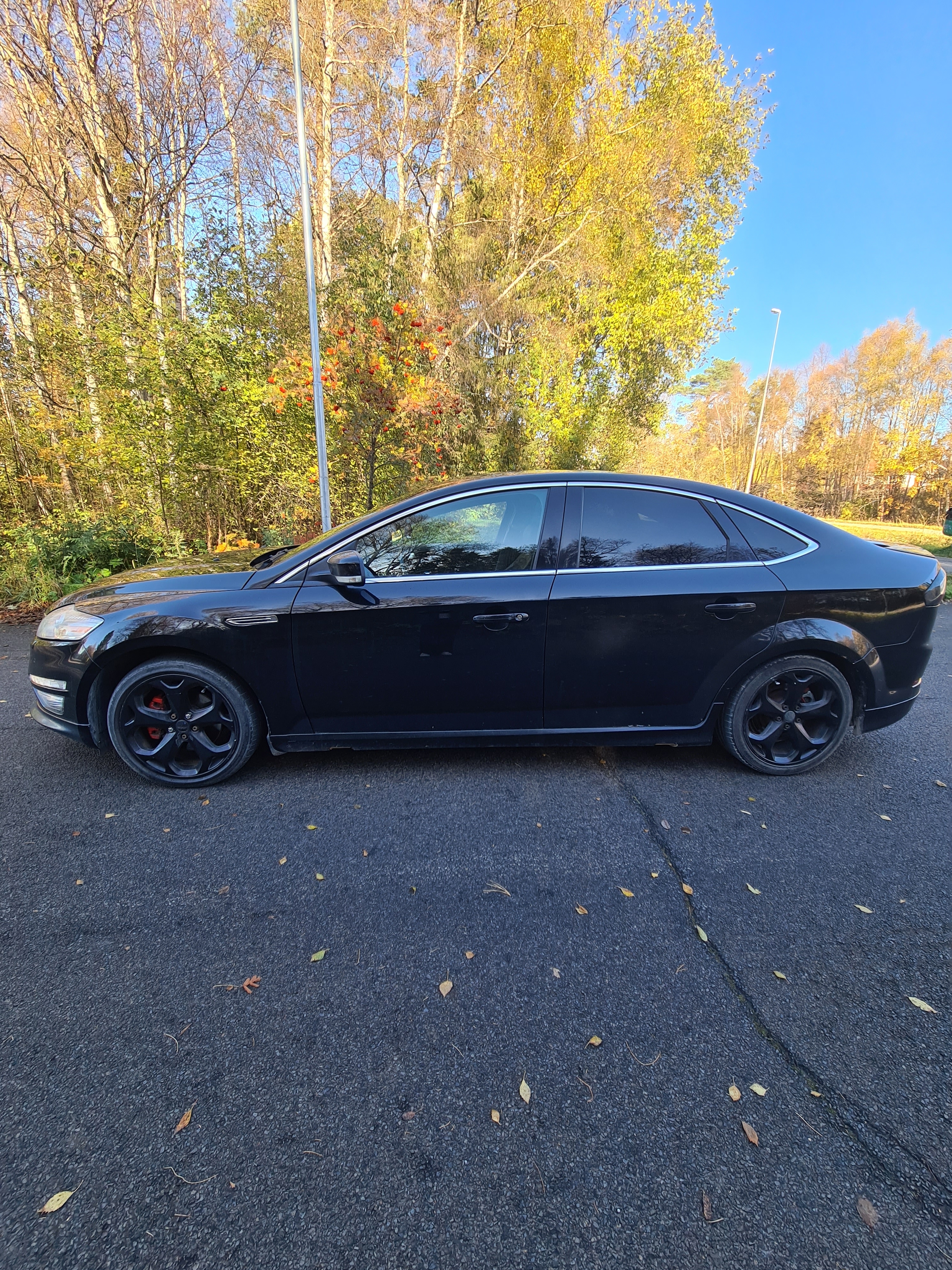 Ford Mondeo 2.2 TDCi Manuell 2011, bild 2/10