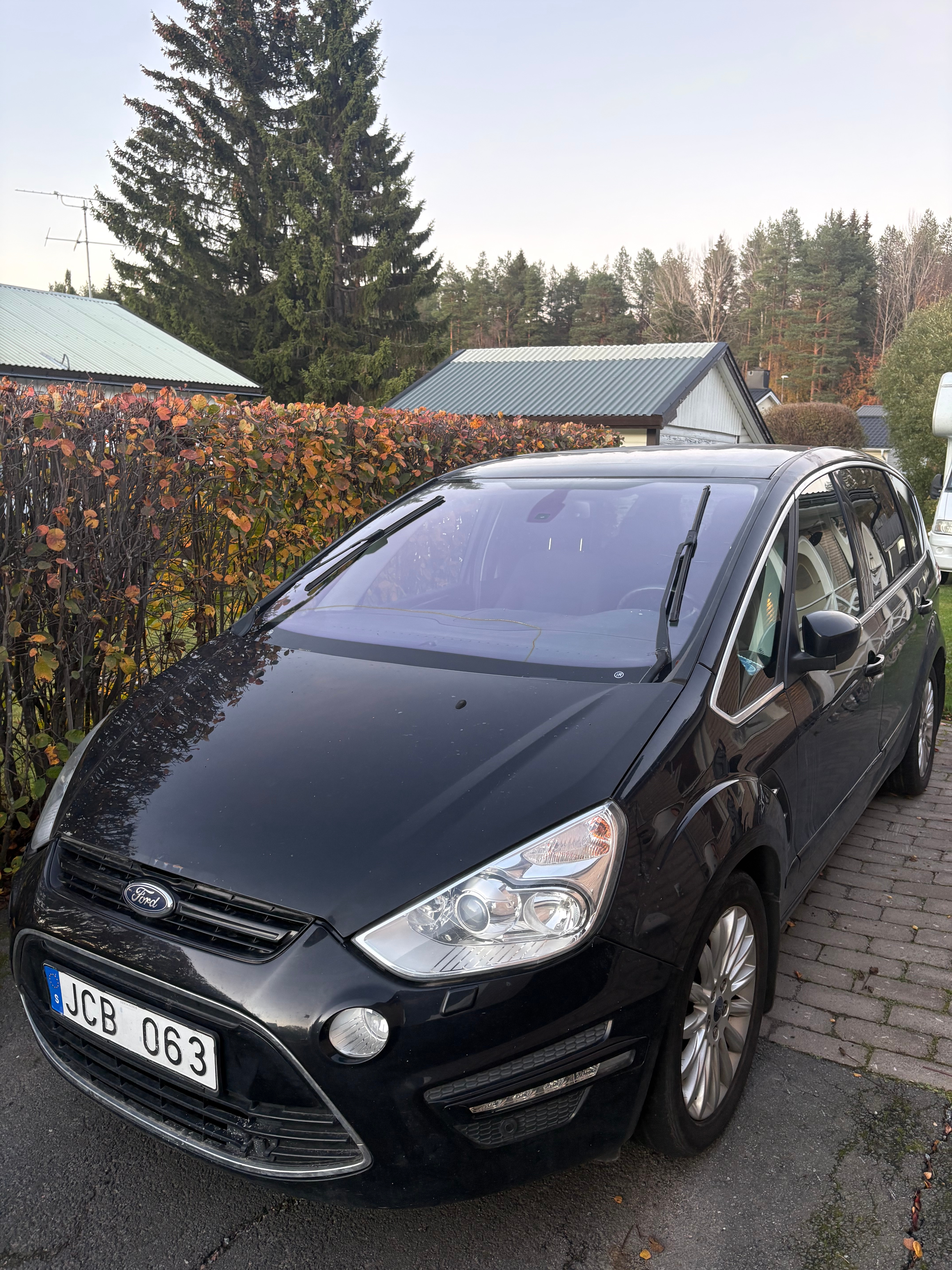 Ford S-MAX 2.0 Flexifuel Manuell 2010, bild 2/6