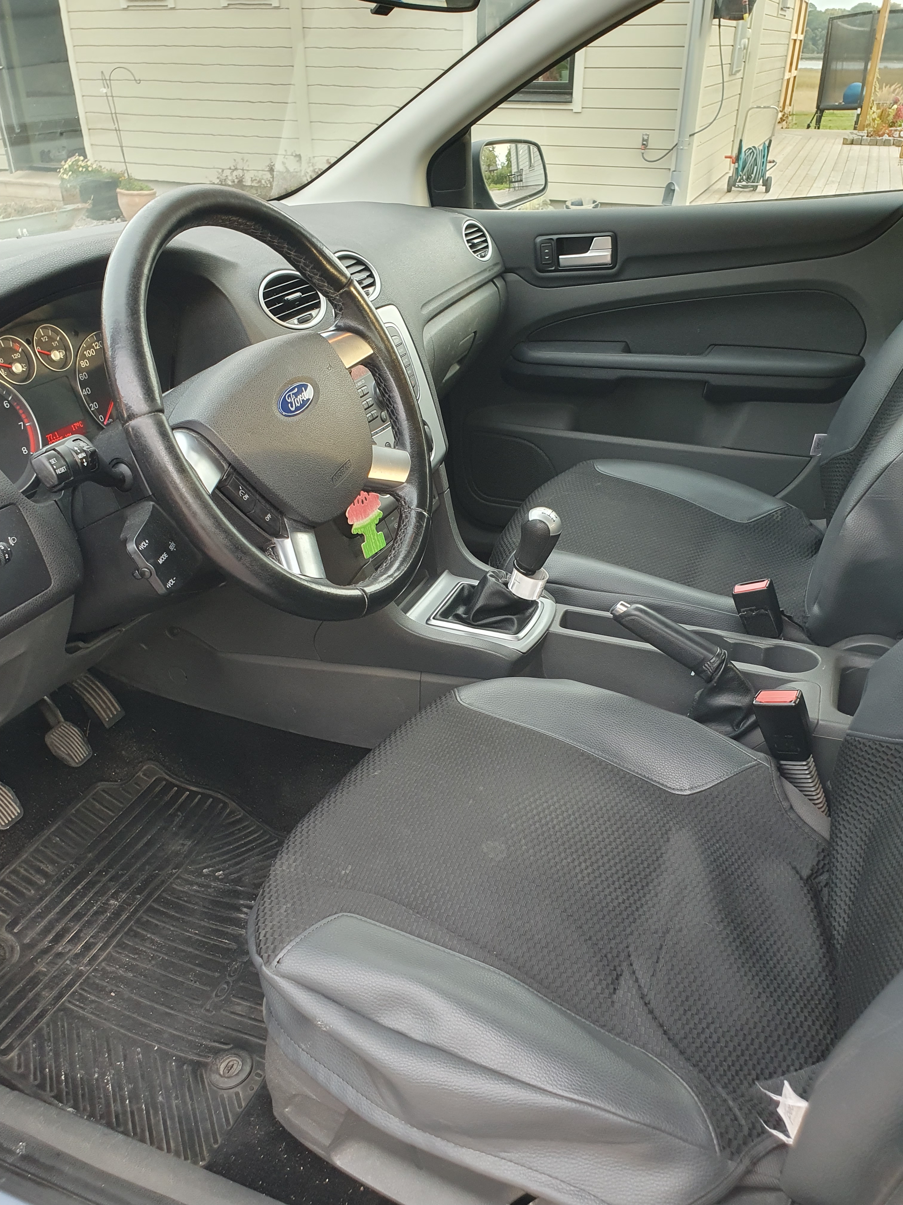 Ford Focus Kombi 1.8 Flexifuel Manuell 2007, photo 4/6