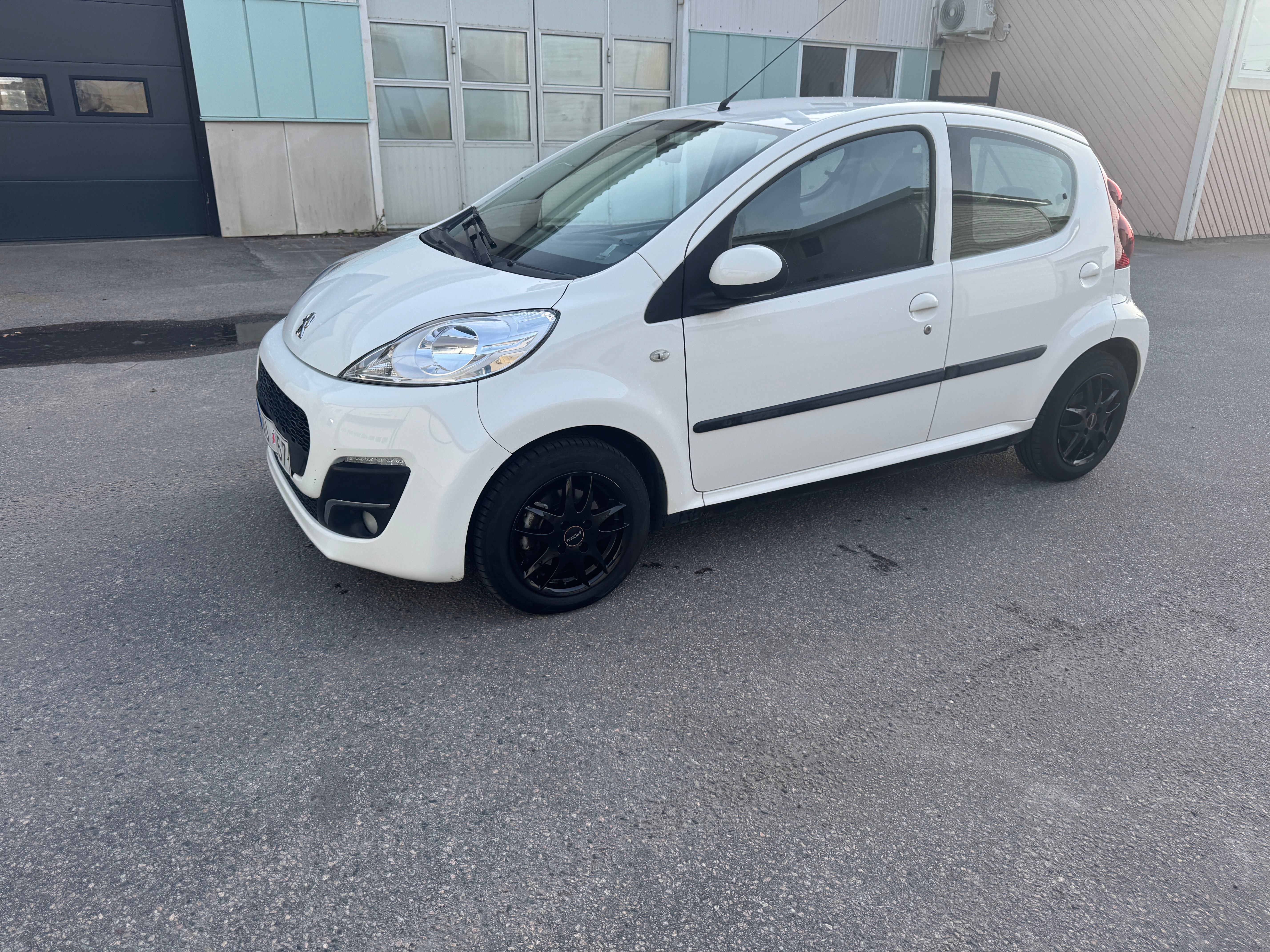 Peugeot 107 5-dörrar 1.0 Manuell 2013, bild 7/10