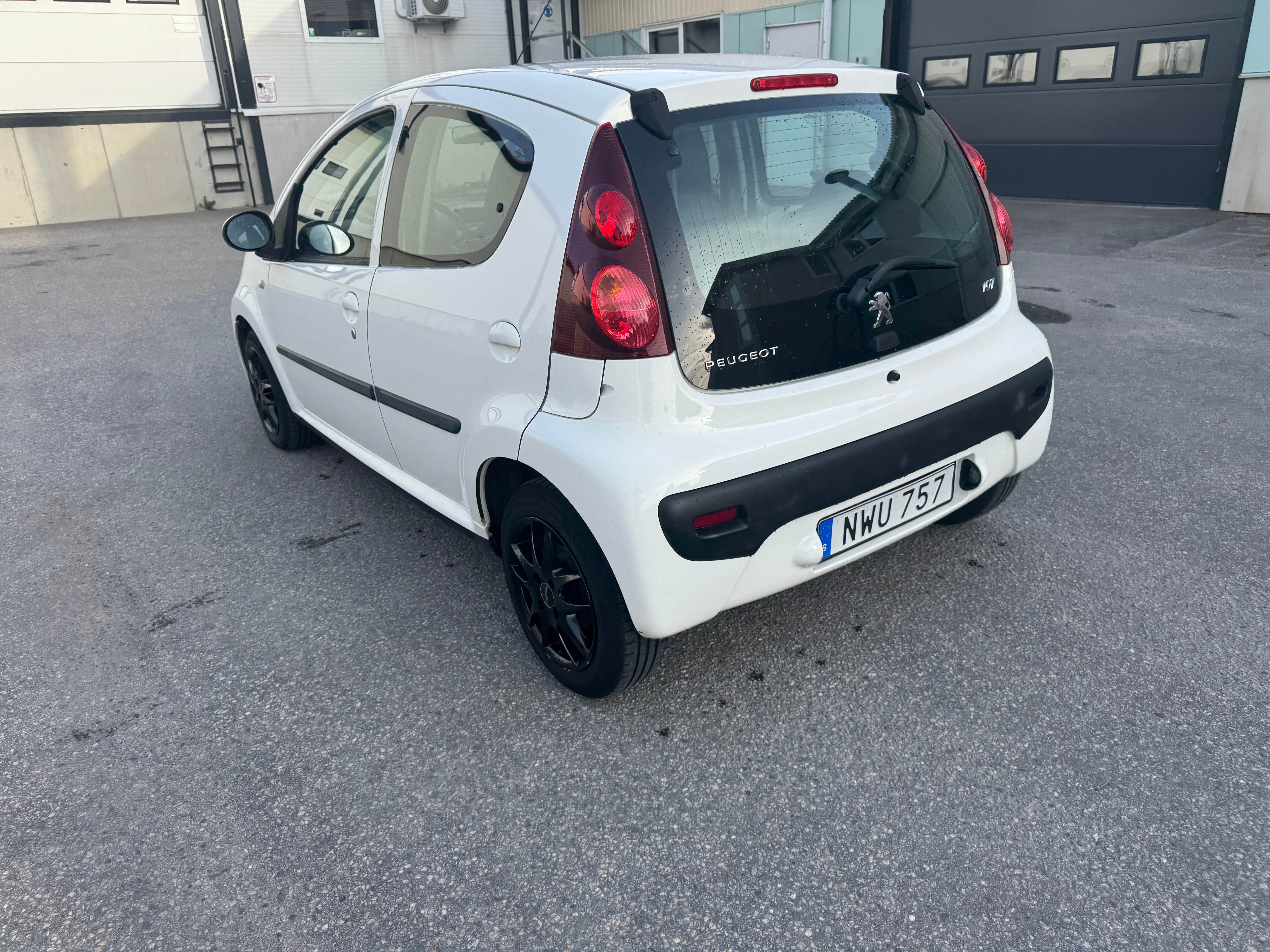 Peugeot 107 5-dörrar 1.0 Manuell 2013, bild 5/10