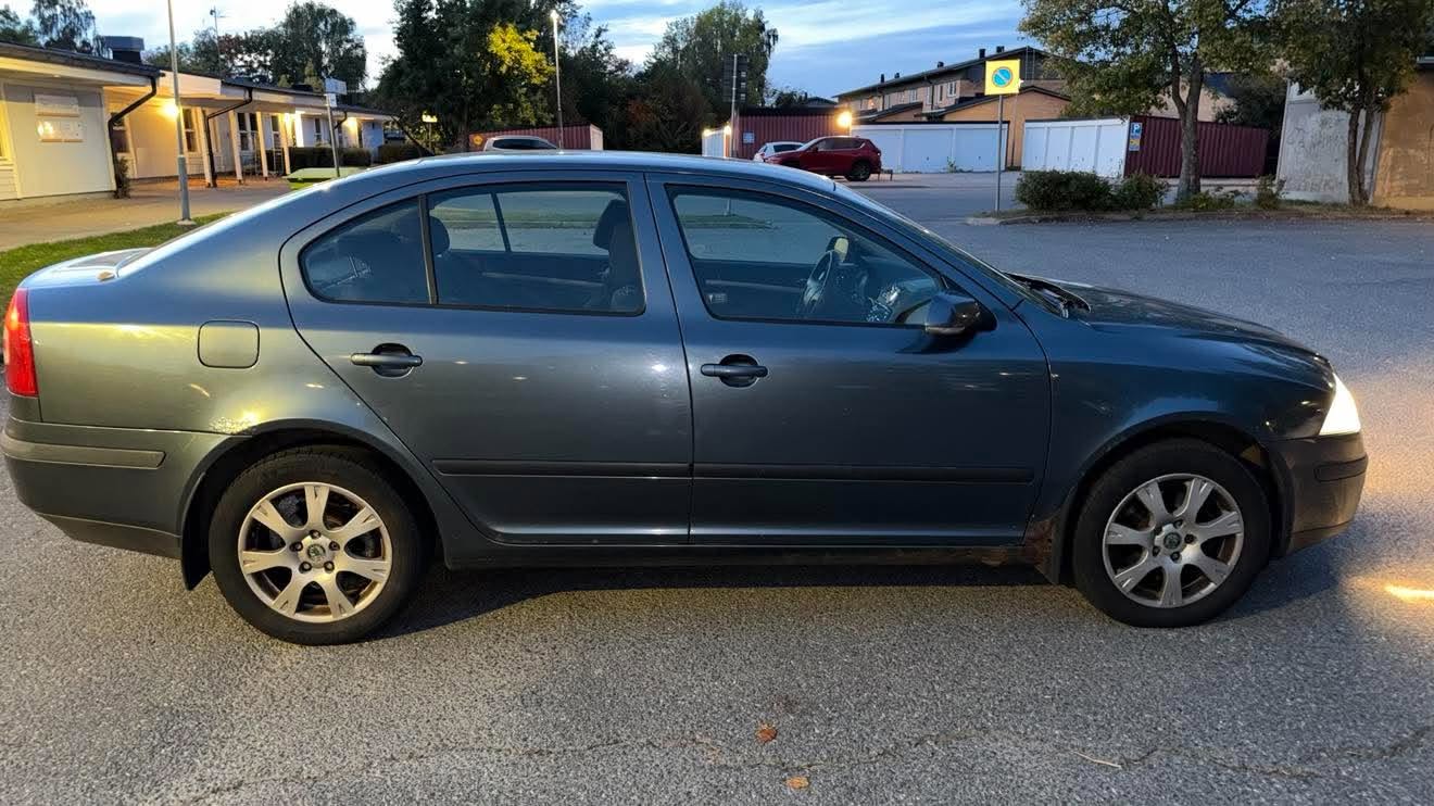 Skoda Octavia 1.6 MPI Manuell 2006, bild 2/6