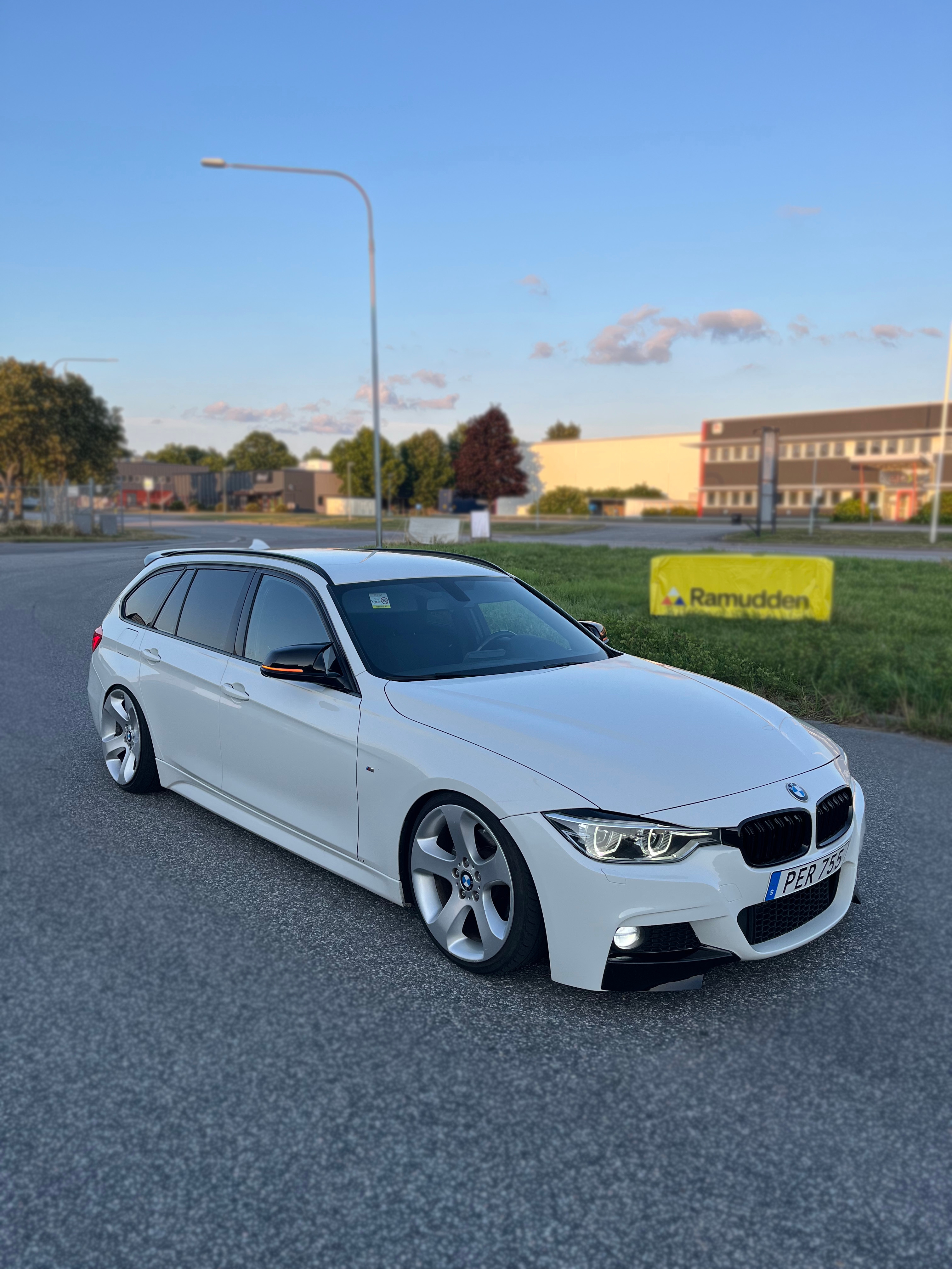 BMW 320 d 190hk/m-sport/coilovers/fälgar 2017, bild 2/7