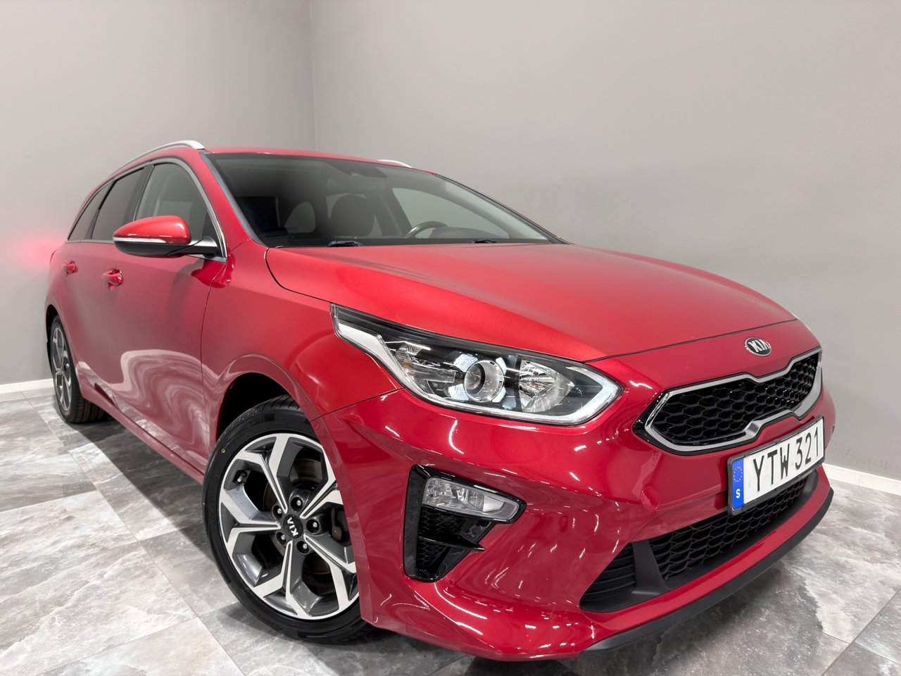 Kia Ceed 2019, bild 2/10
