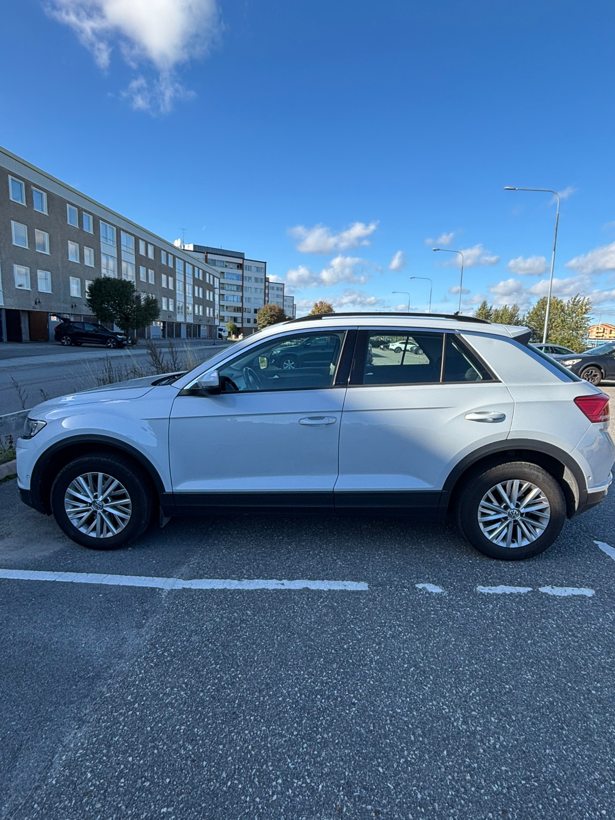 Volkswagen T-Roc 1.0 TSI OPF 2020, bild 2/11