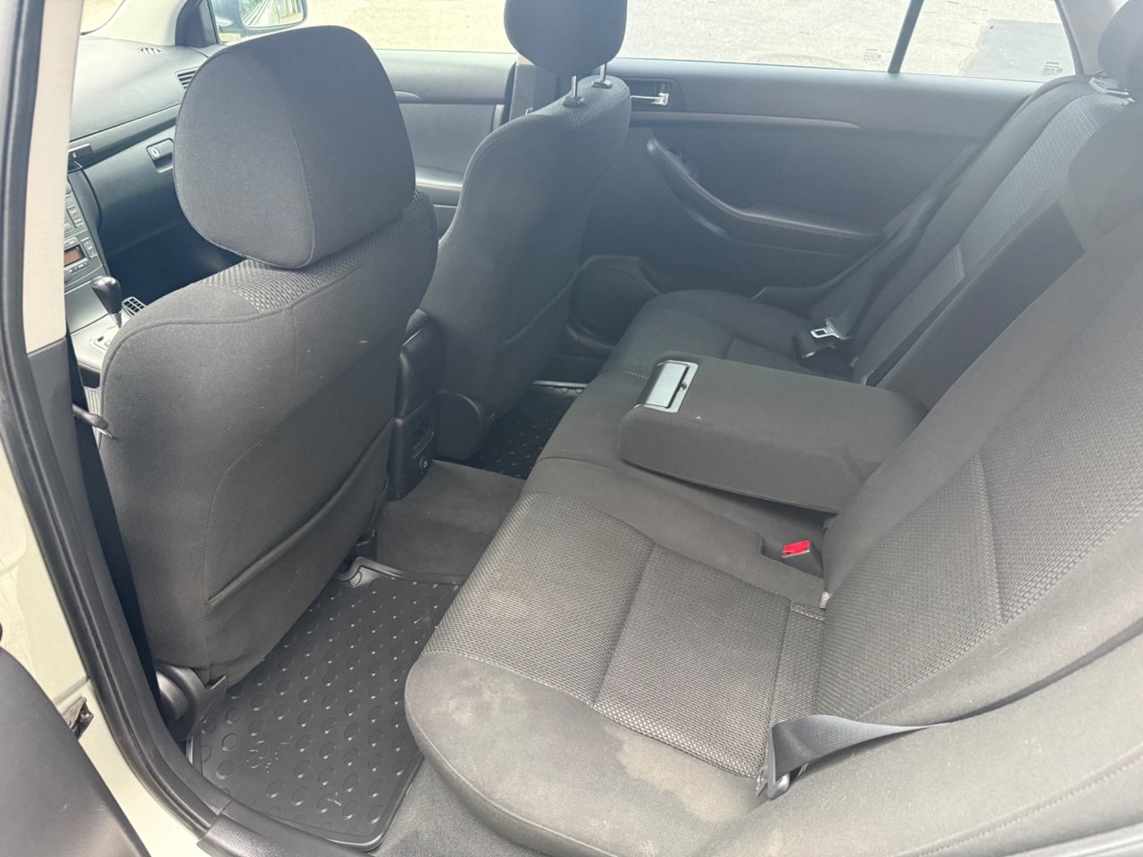 Toyota Avensis 2005, bild 7/10