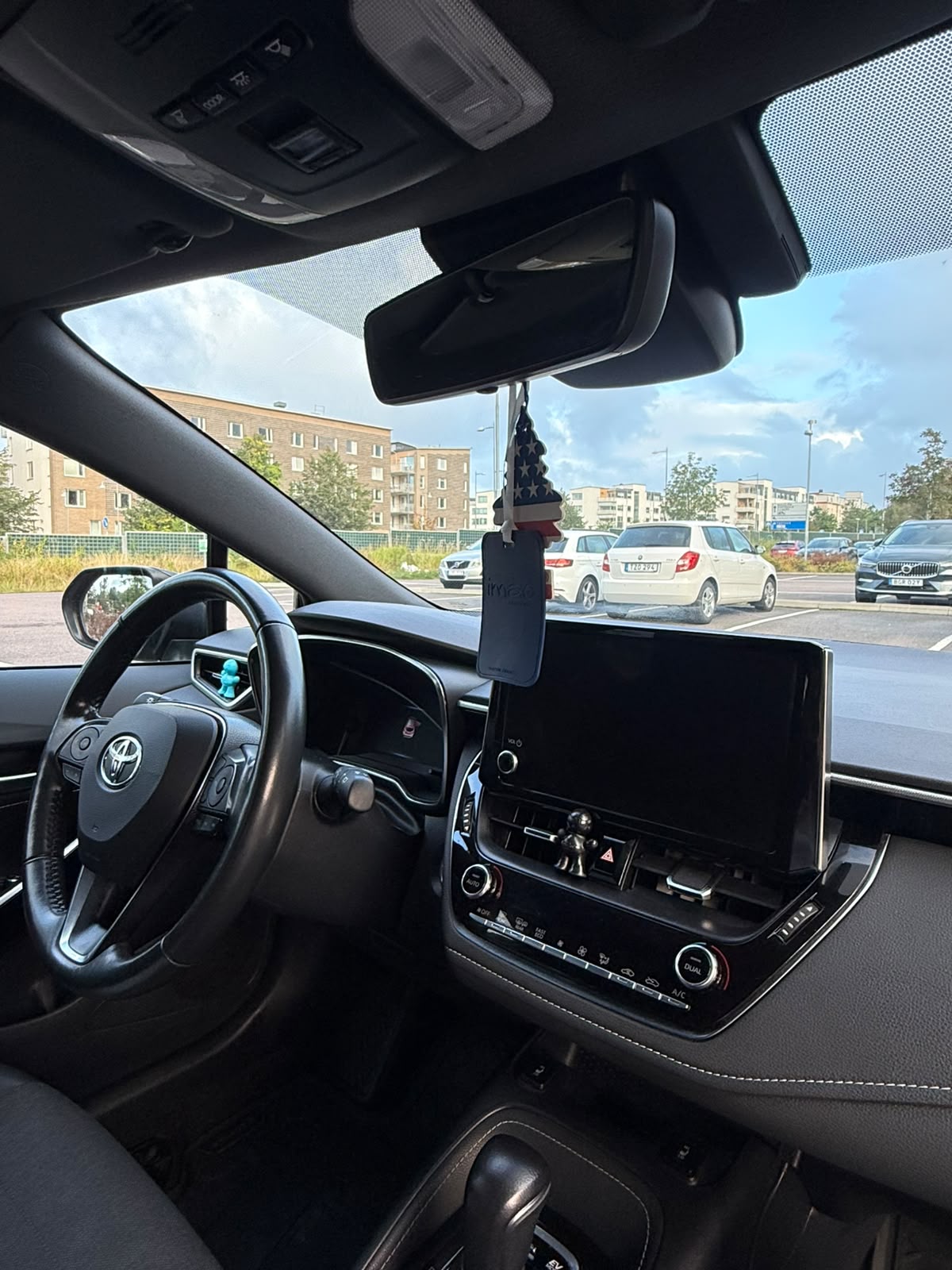 Toyota Corolla Hybrid e-CVT 2022, bild 6/9