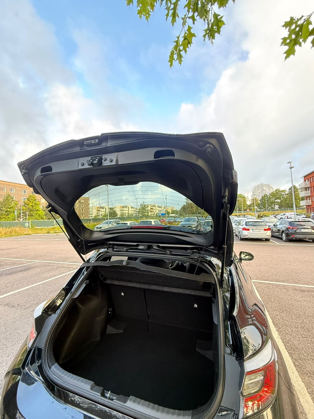 Toyota Corolla Hybrid e-CVT 2022, bild 5/9