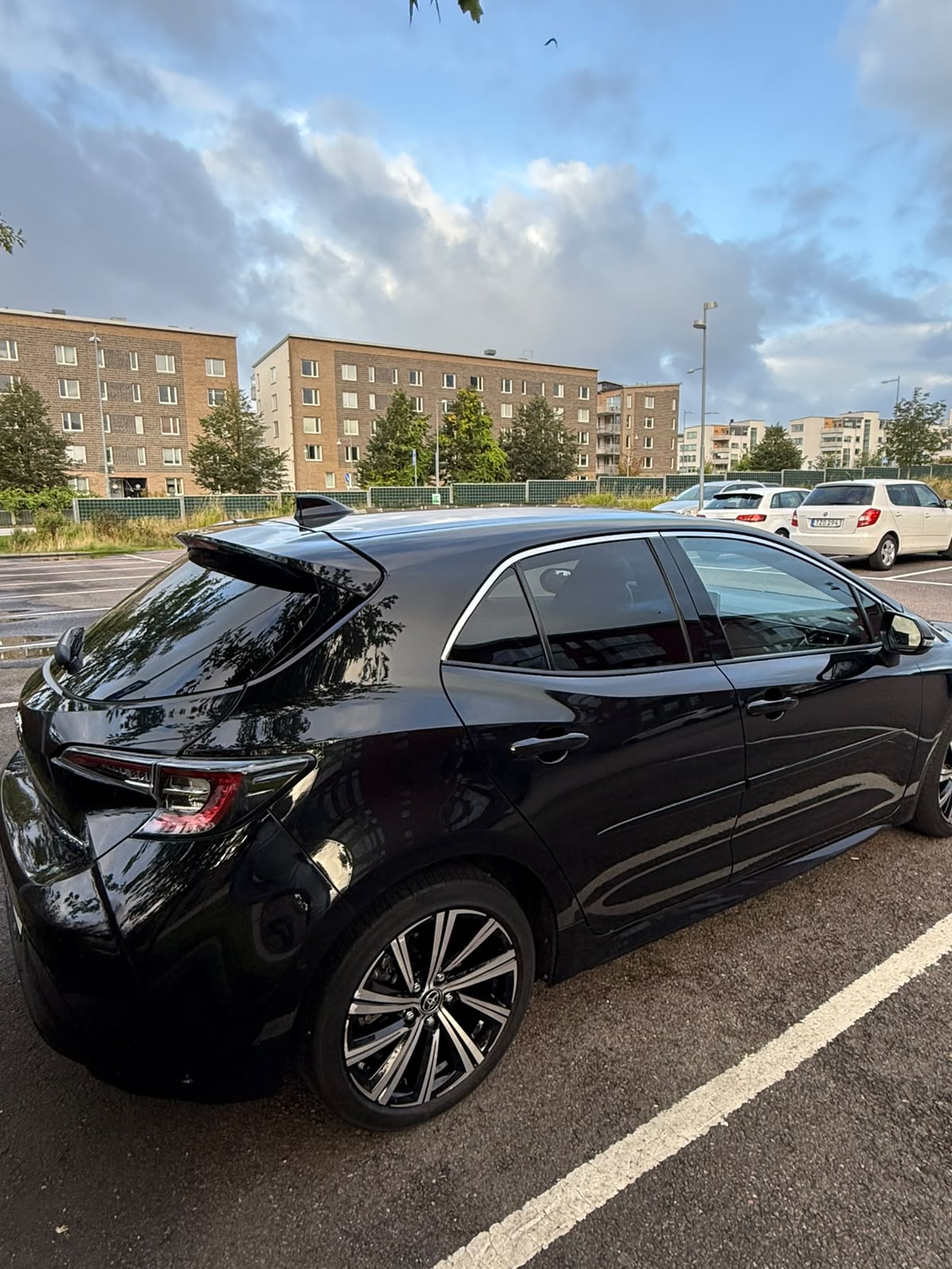 Toyota Corolla Hybrid e-CVT 2022, bild 3/9