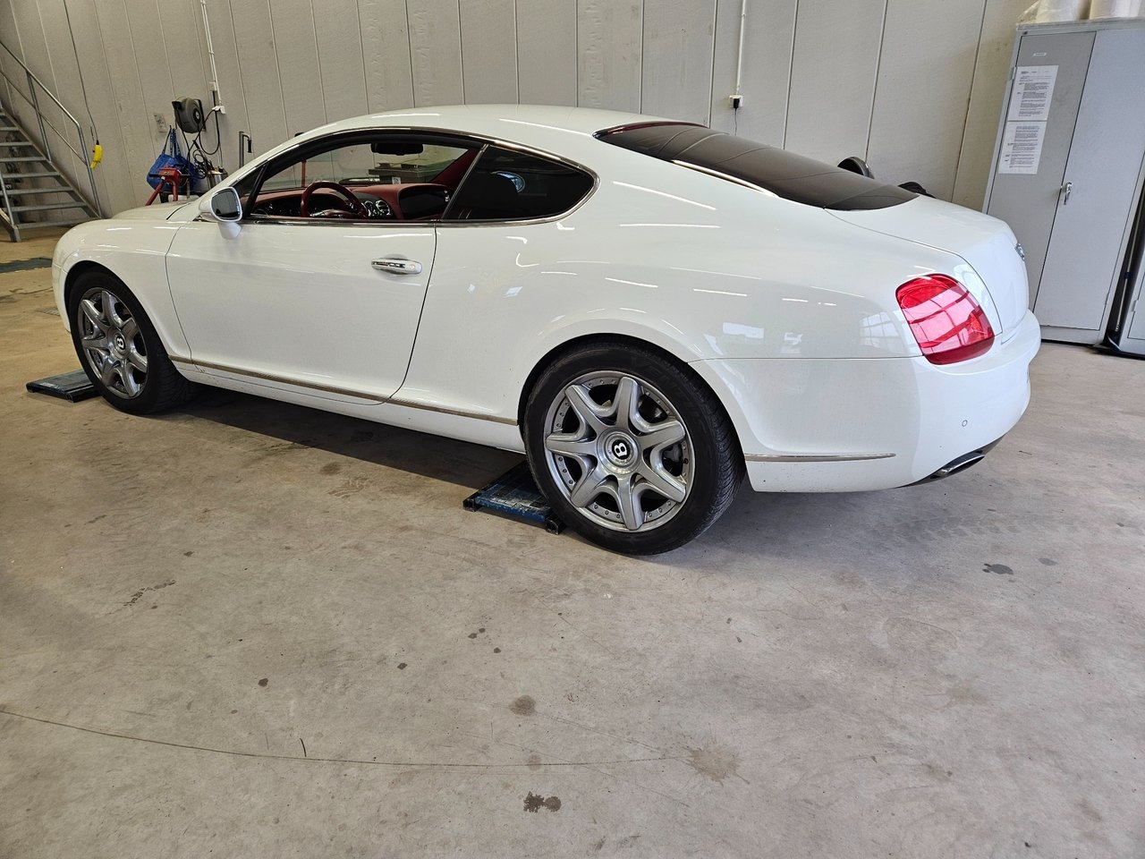 Bentley Continental GT 6.0 W12 Euro 4 2009, bild 2/4