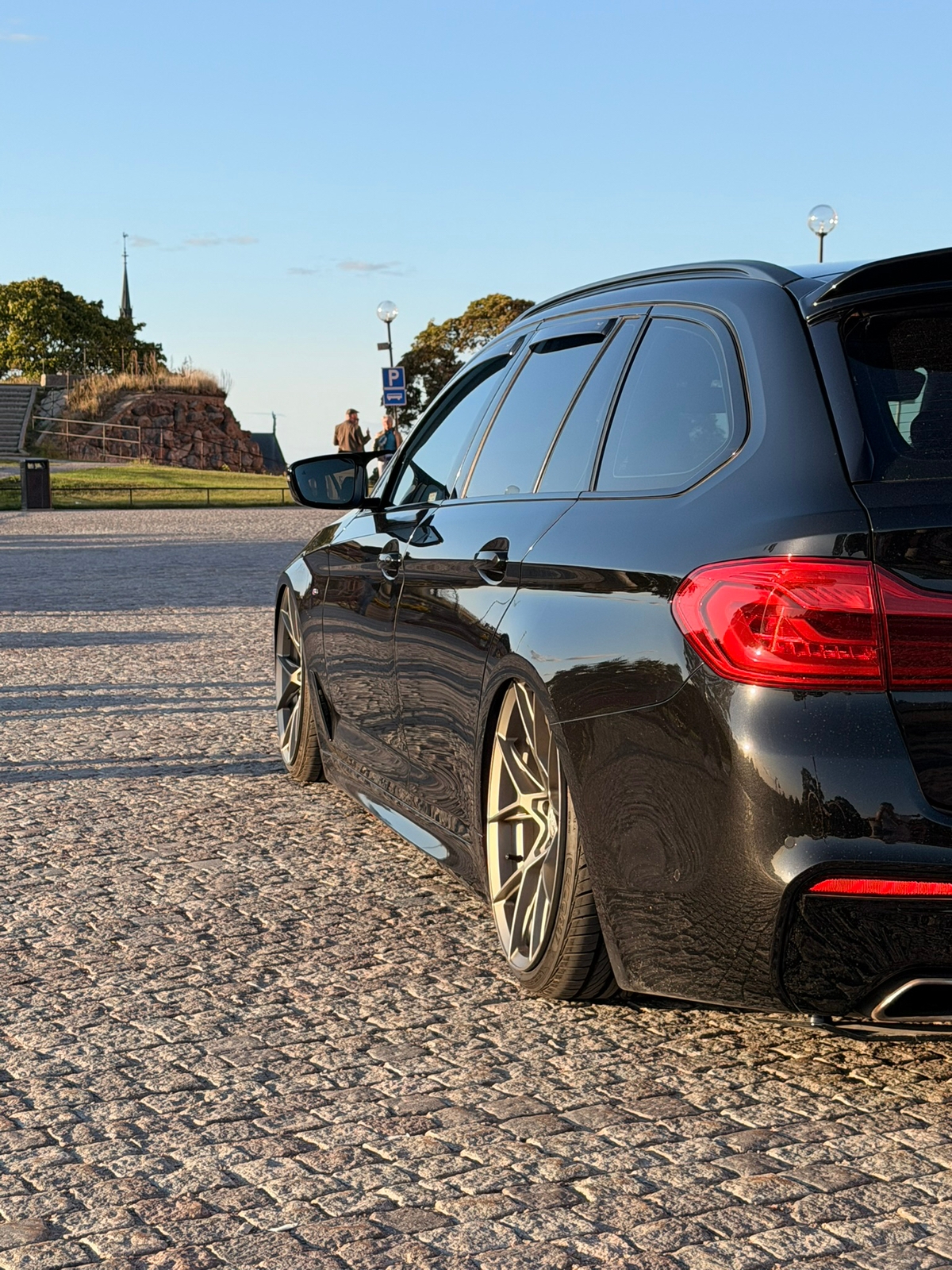 BMW 520 d xDrive Touring Steptronic 2019, bild 2/4