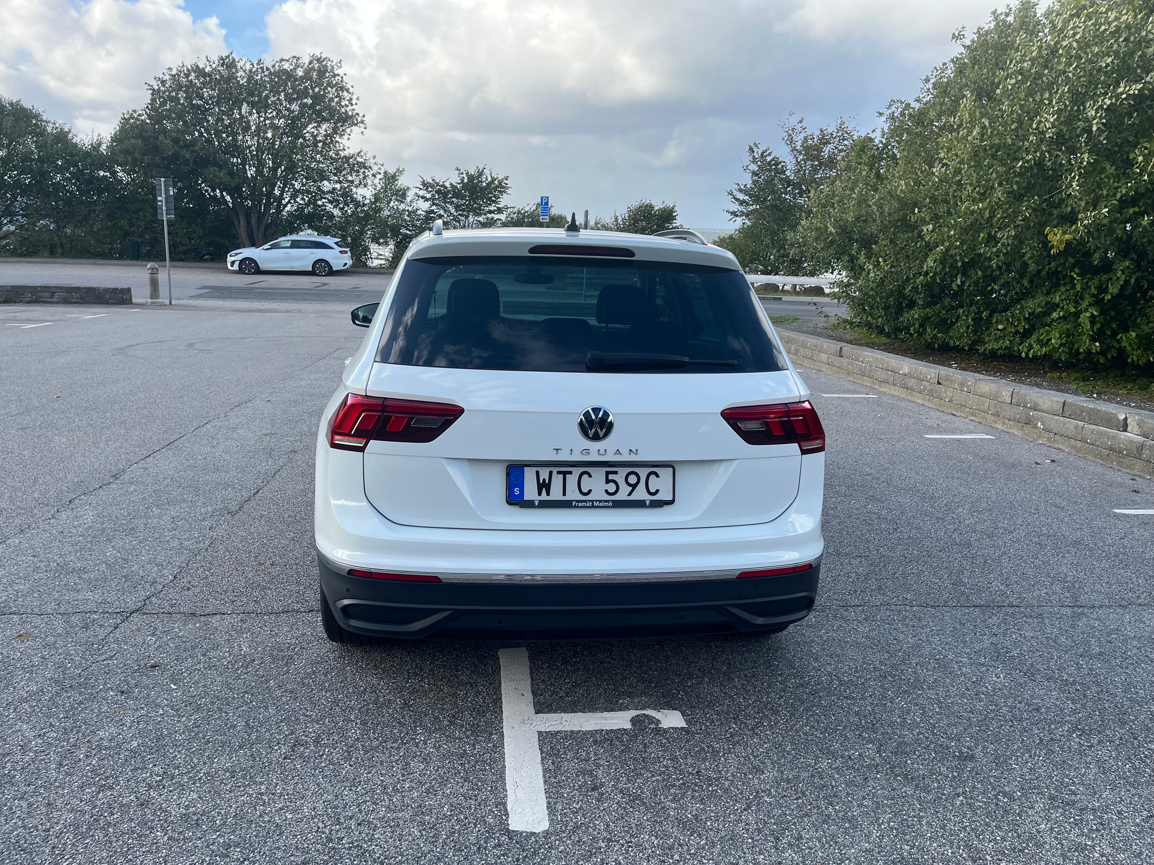 Volkswagen Tiguan 2021, bild 7/10