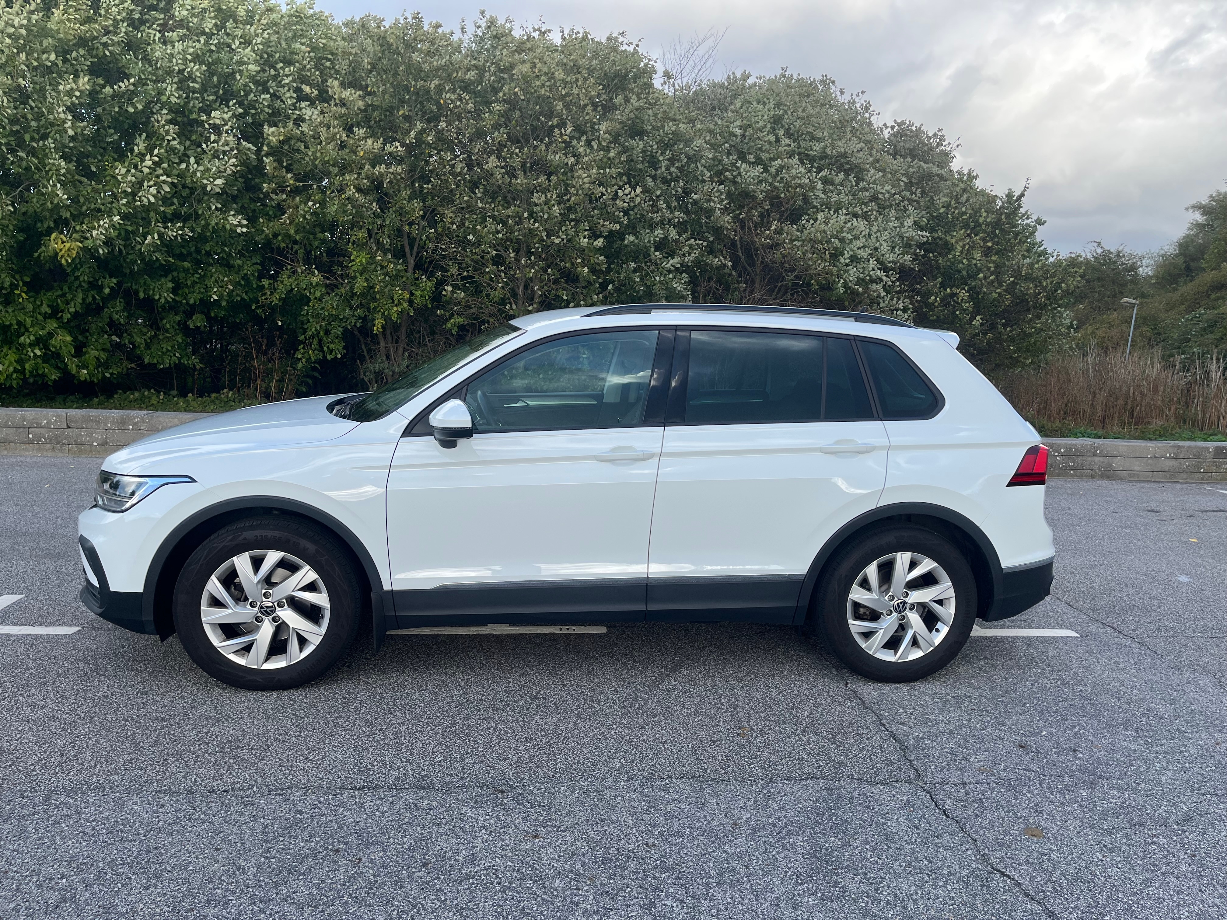 Volkswagen Tiguan 2021, bild 3/10