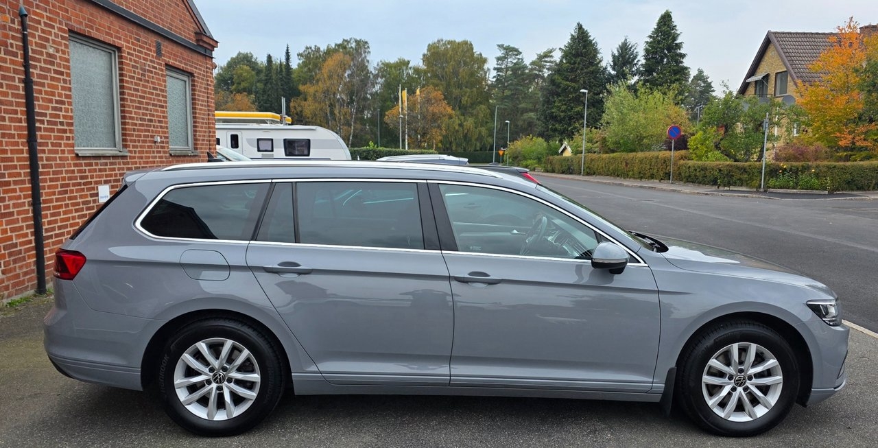 Volkswagen Passat 2023, photo 6/10