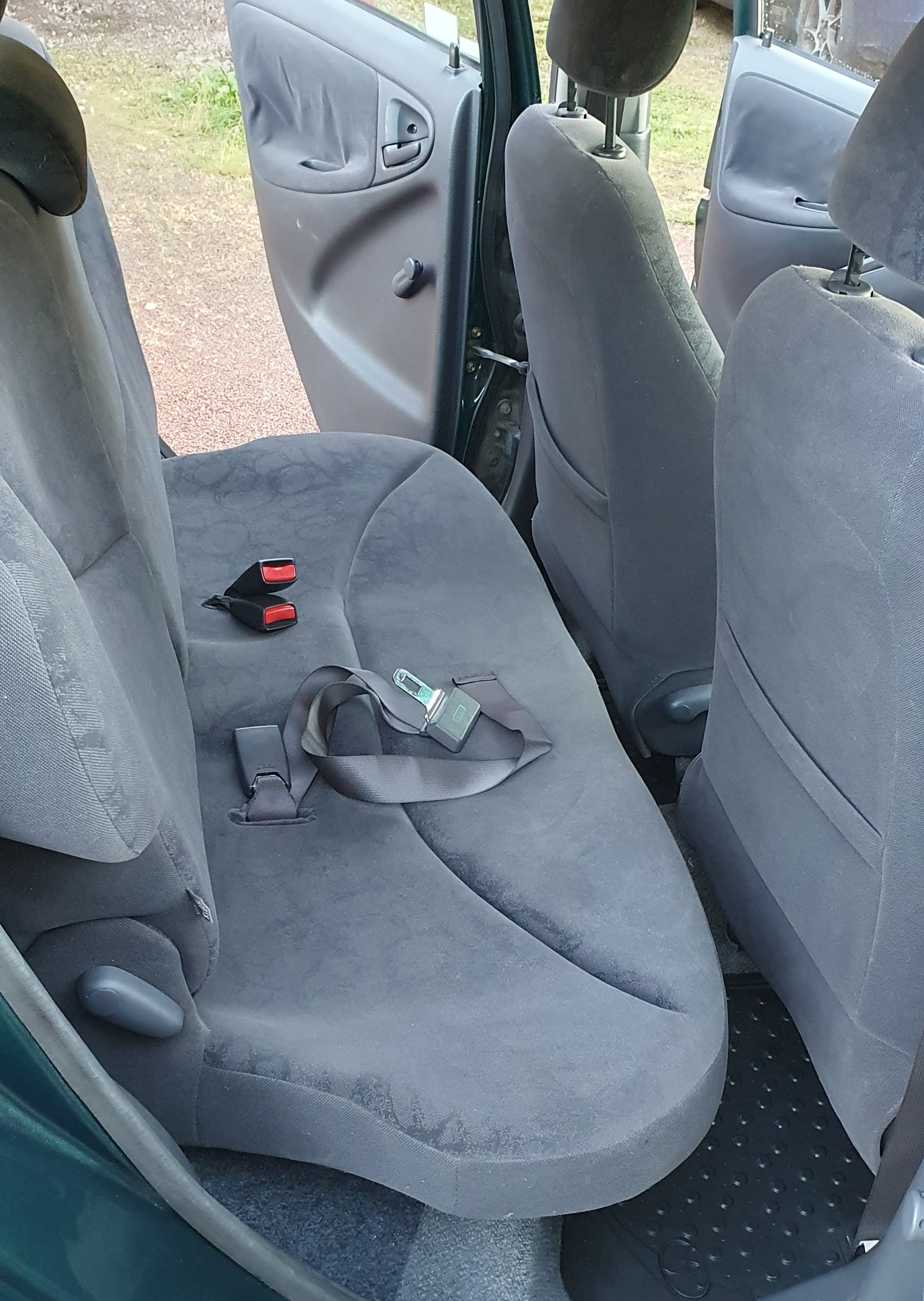 Toyota Yaris 5-dörrar 1.3 VVT-i Manuell 2003, bild 5/9