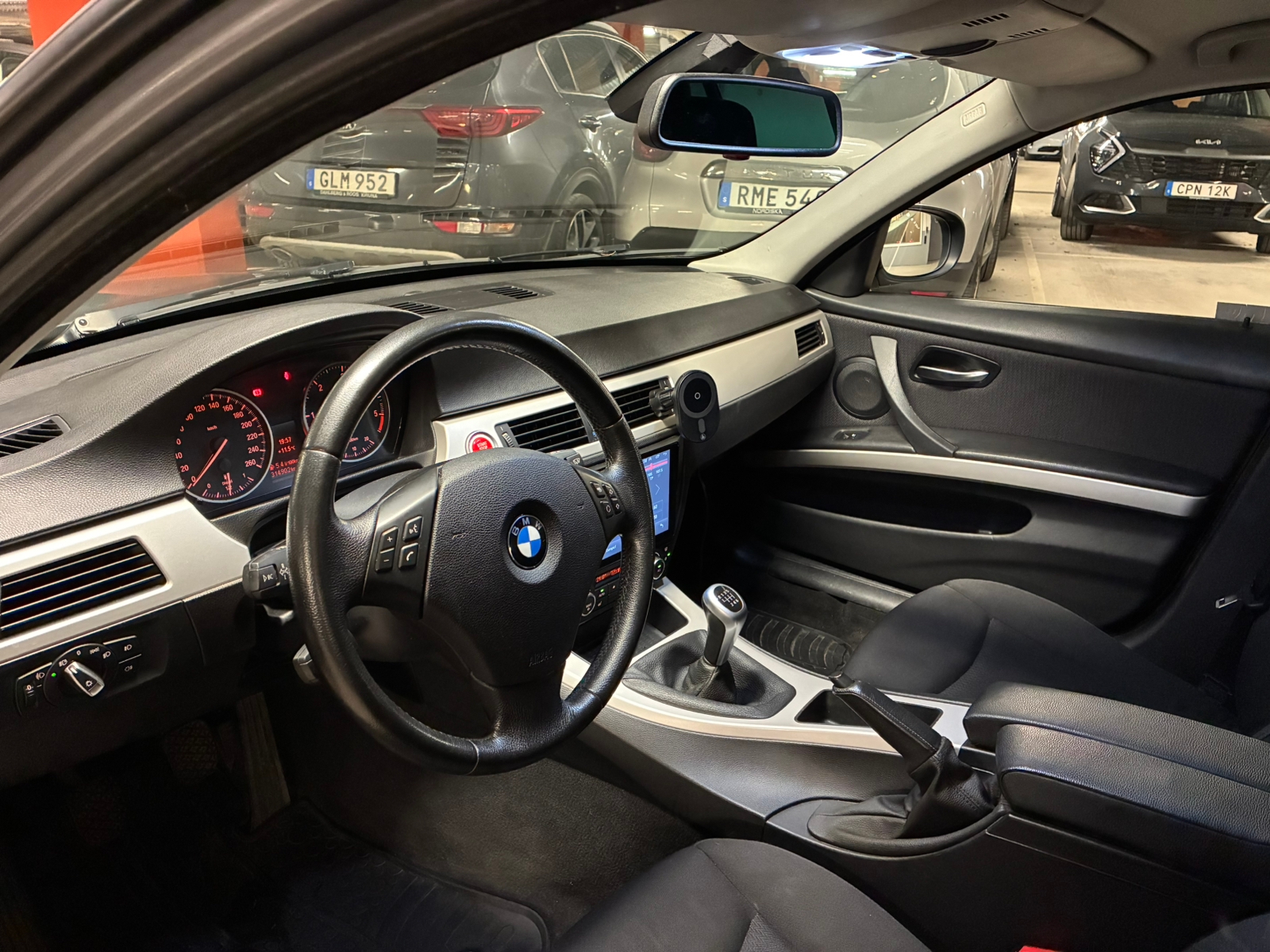 BMW 318 d Touring 318D 2010, kuva 4/4