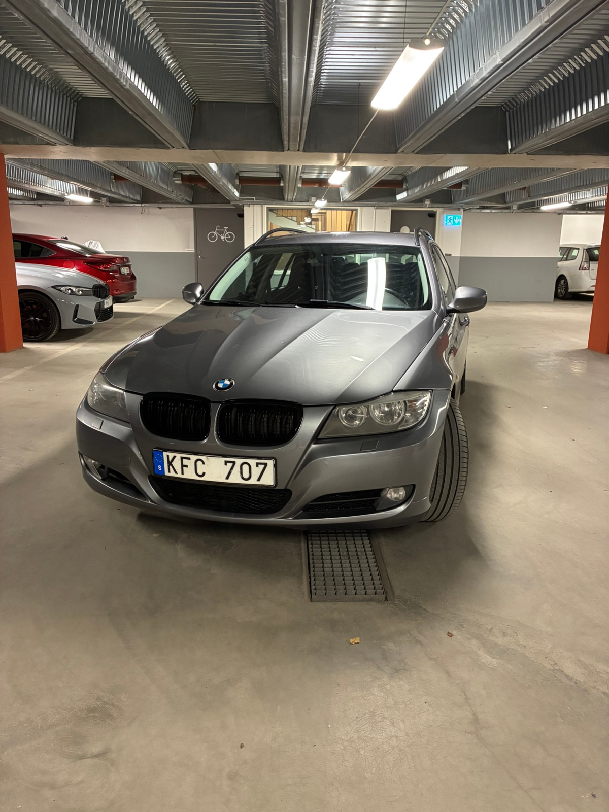 BMW 318 d Touring 318D 2010, kuva 2/4