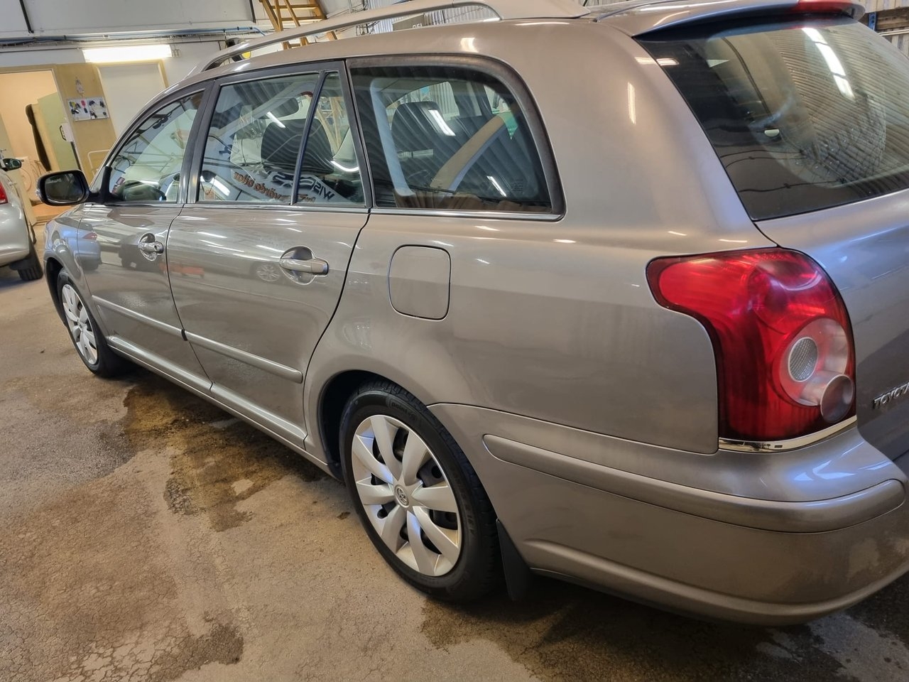 Toyota Avensis Kombi 2.0 D-4 Nybes 2007, bild 6/10