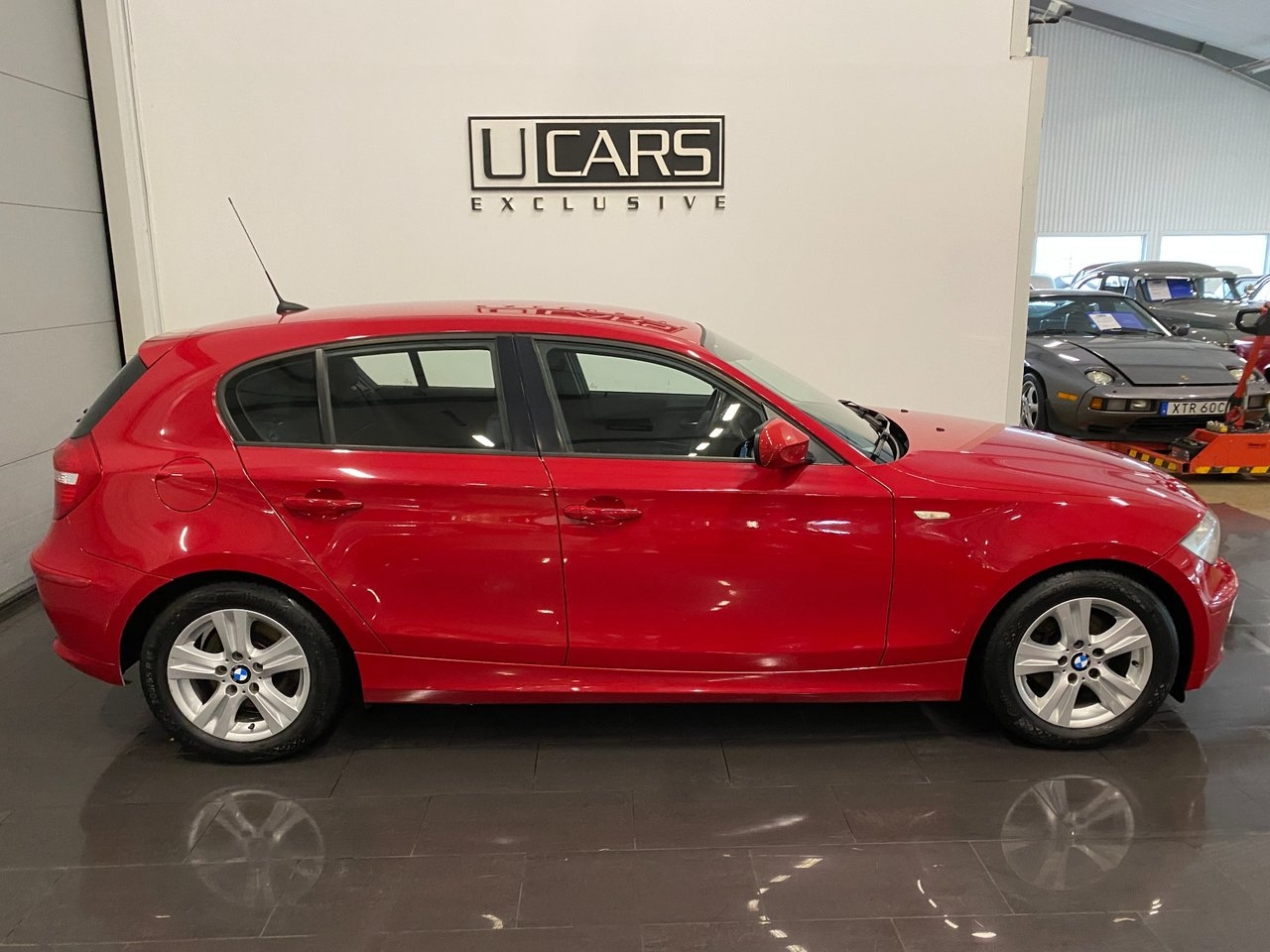 BMW 118 d Steptronic Comfort 2011, bild 2/21