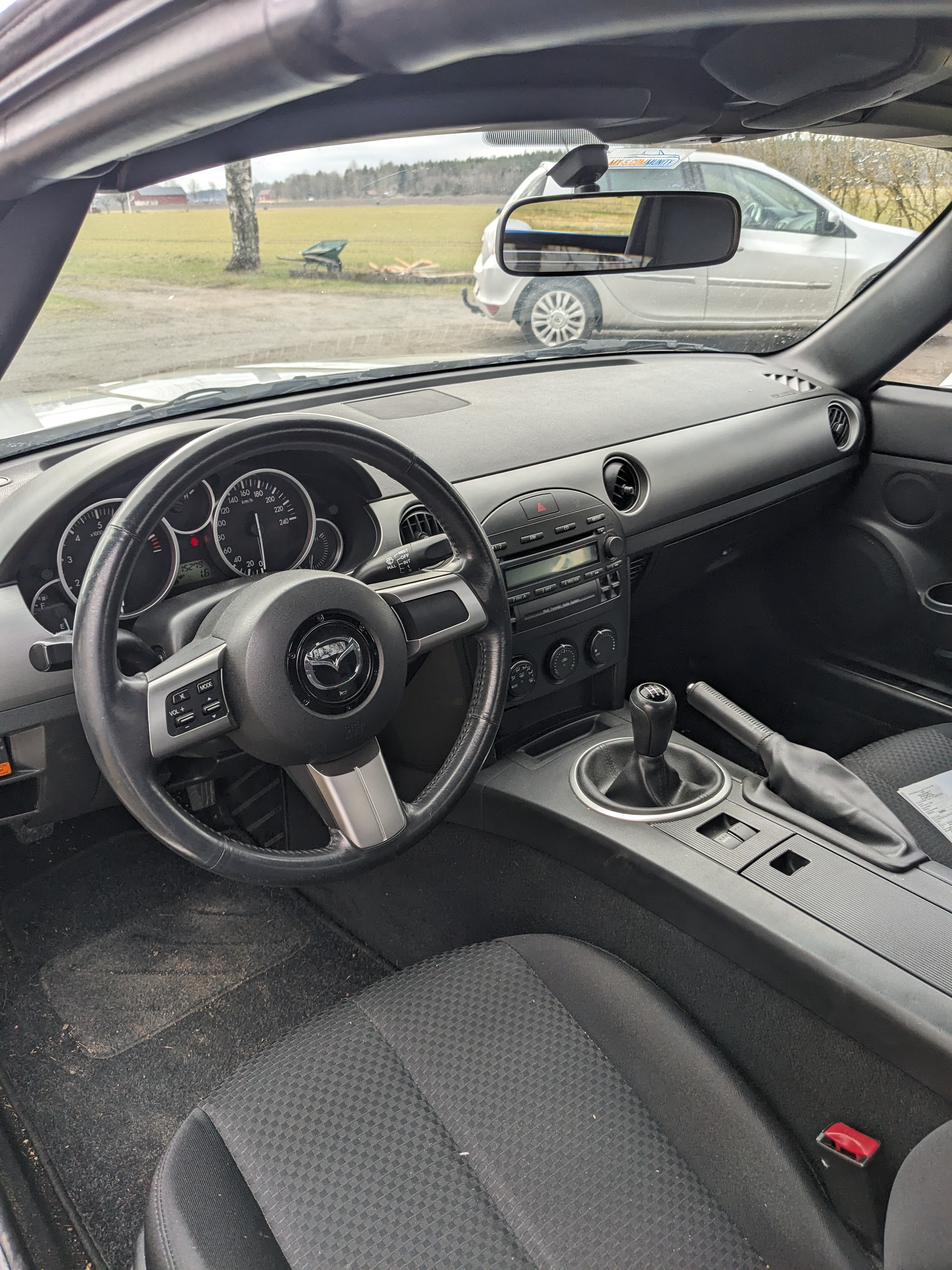 Mazda MX-5 Soft-top 1.8 MZR Manuell 2006, bild 5/8