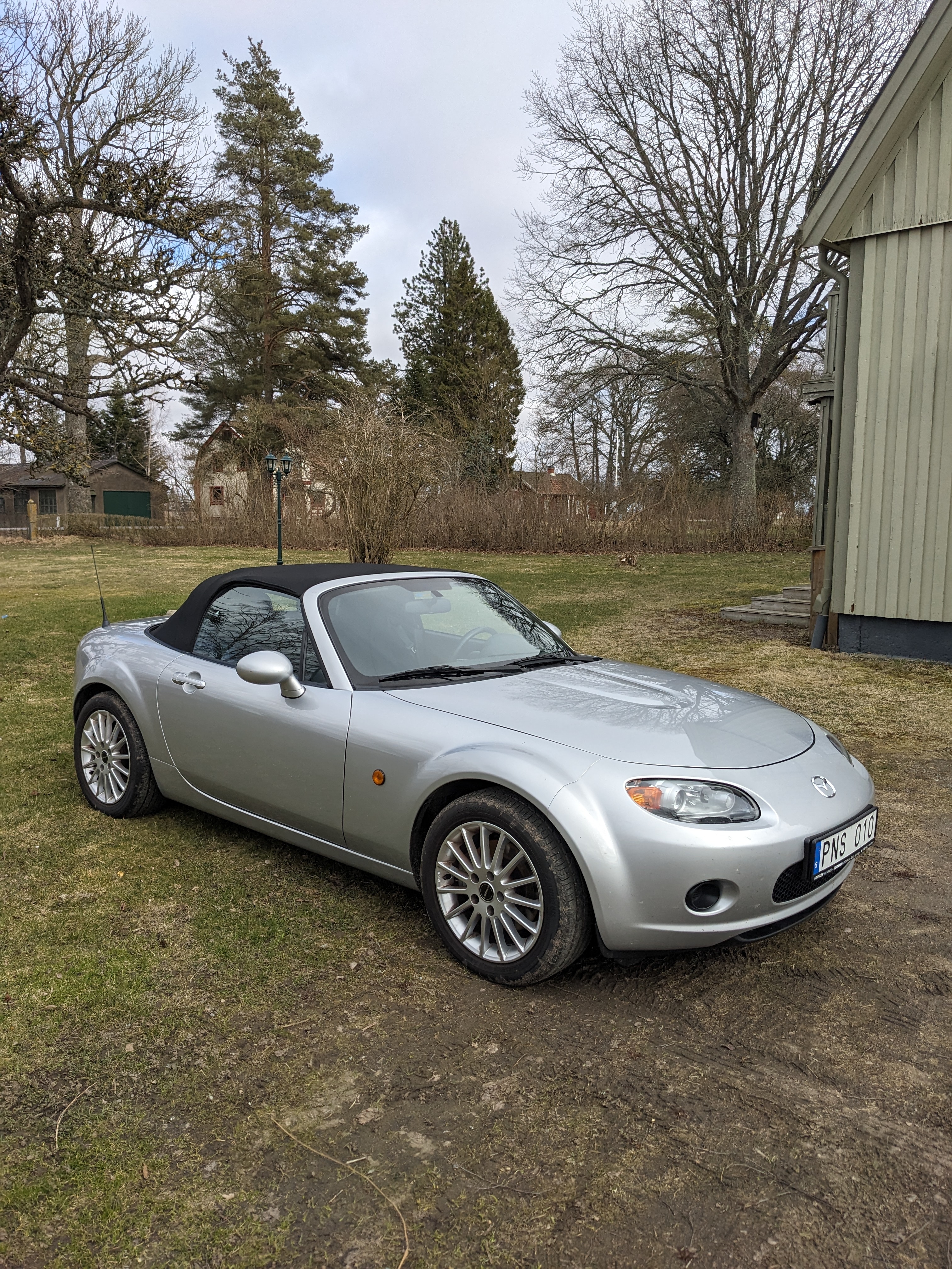 Mazda MX-5 Soft-top 1.8 MZR Manuell 2006, bild 2/8