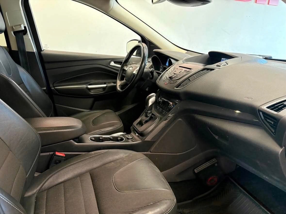 Ford Kuga 2.0 TDCi AWD Powershift 2016, bild 7/10