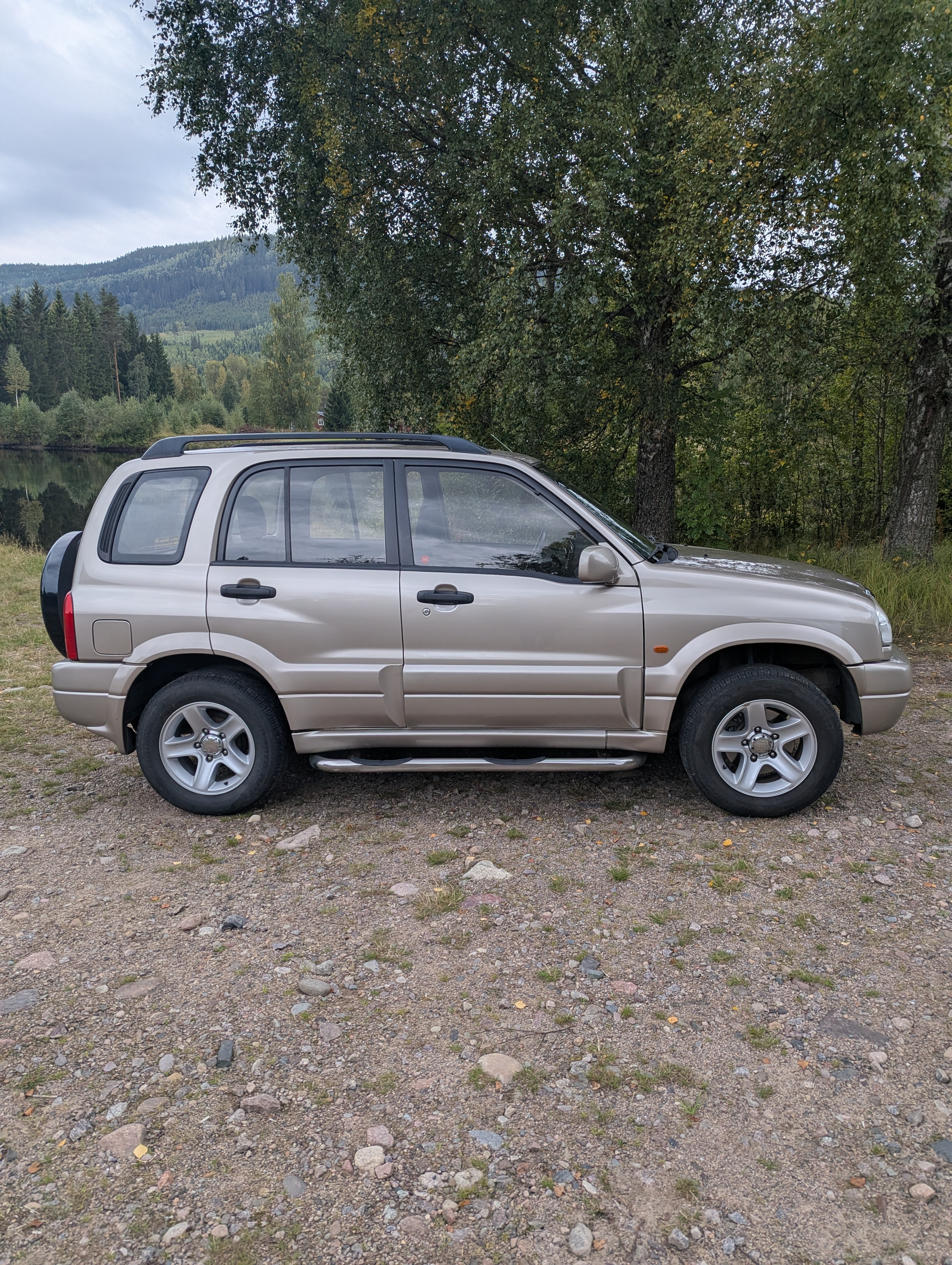 Suzuki Grand Vitara 2004, bild 2/7