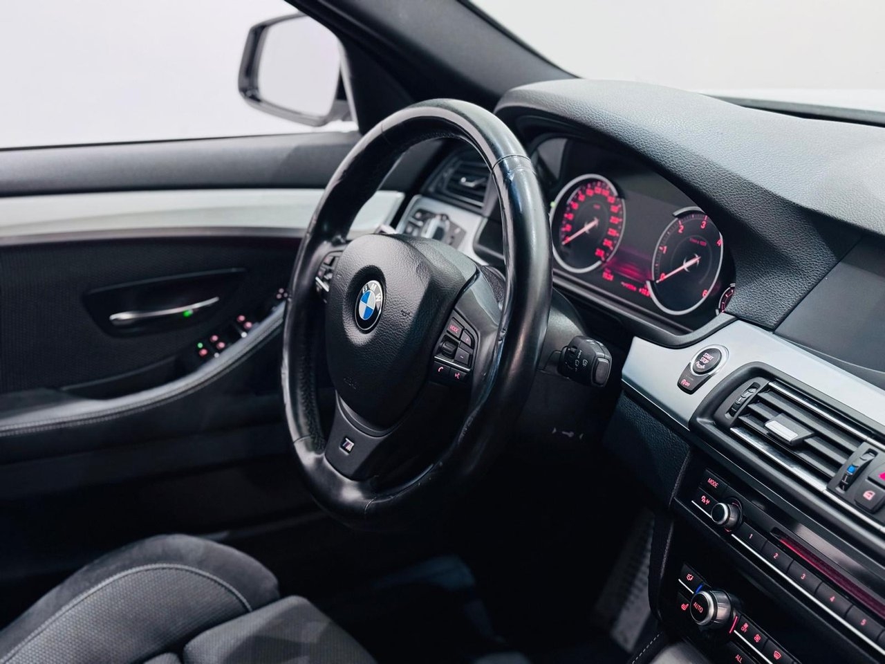 BMW 520 2013, bild 5/10