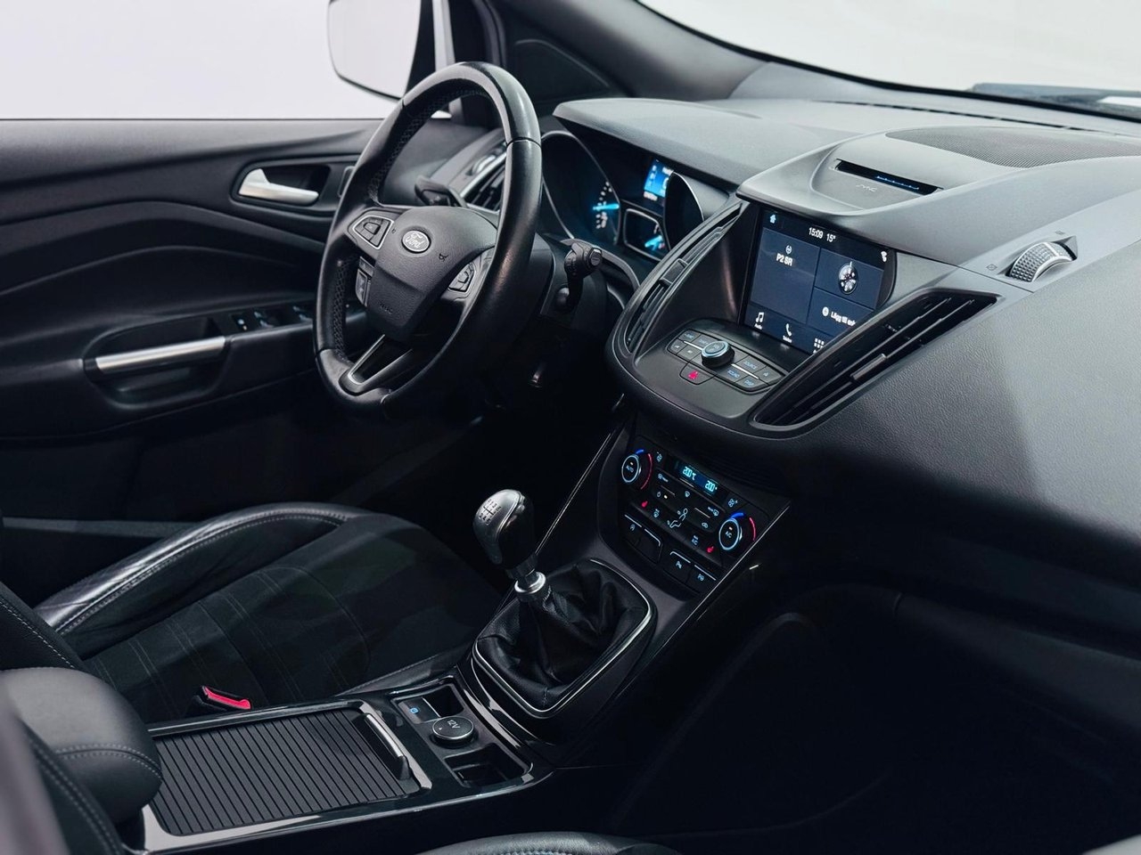 Ford Kuga 1.5 EcoBoost ST-Line 150hk 2017, kuva 4/10