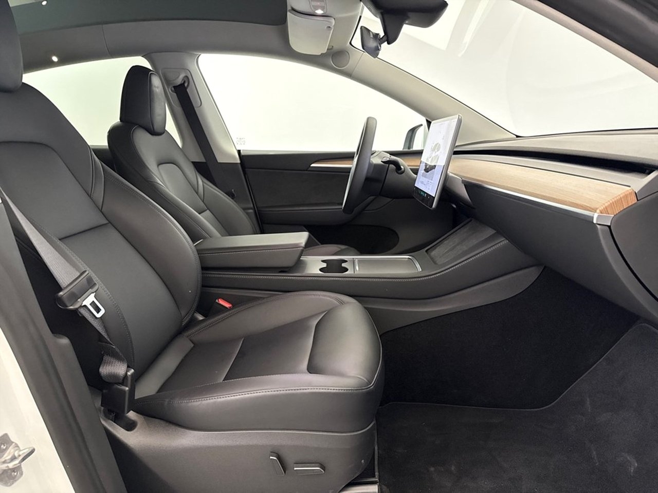 Tesla Model Y 2025, bild 6/10