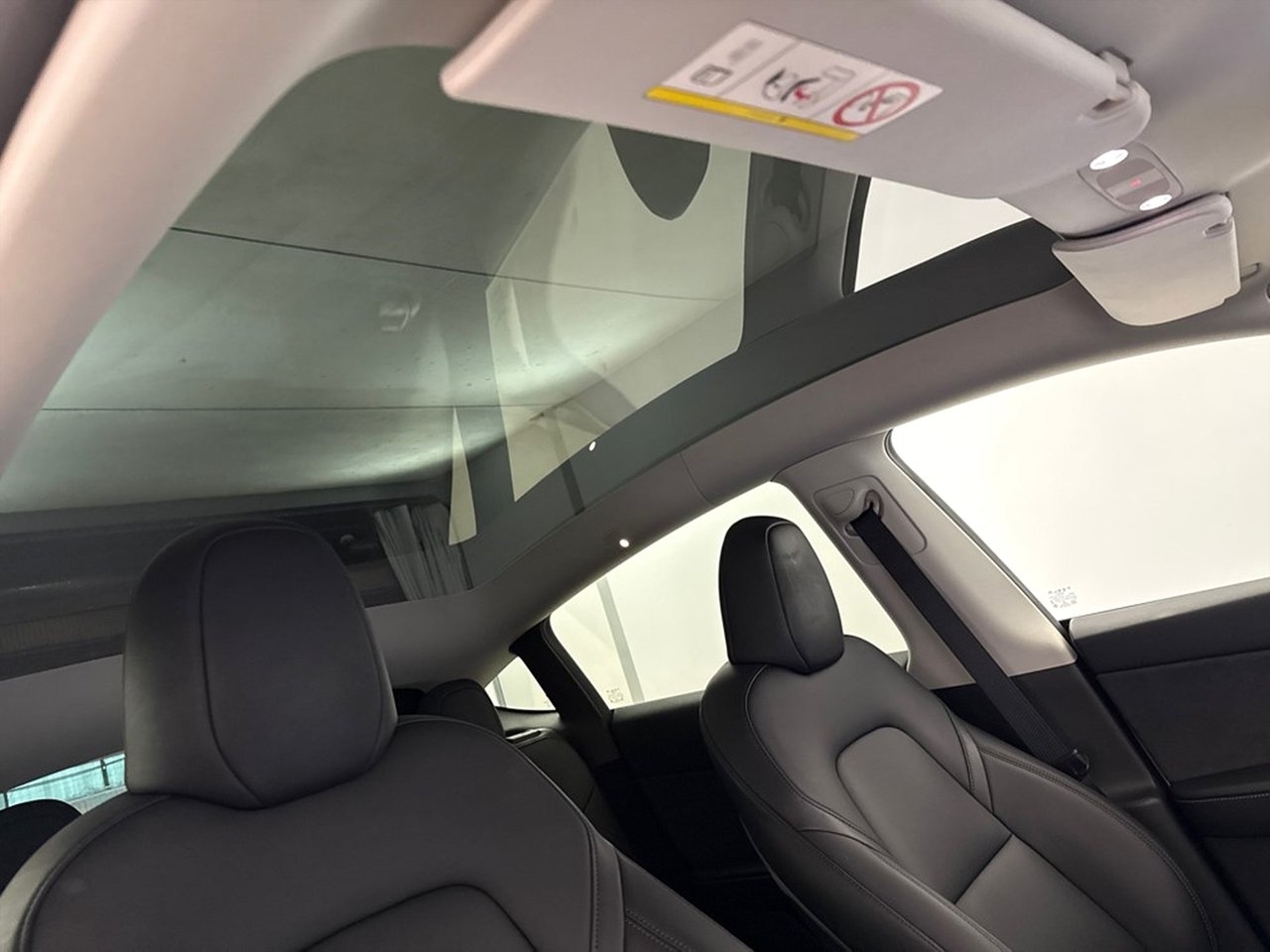 Tesla Model Y 2025, bild 7/10